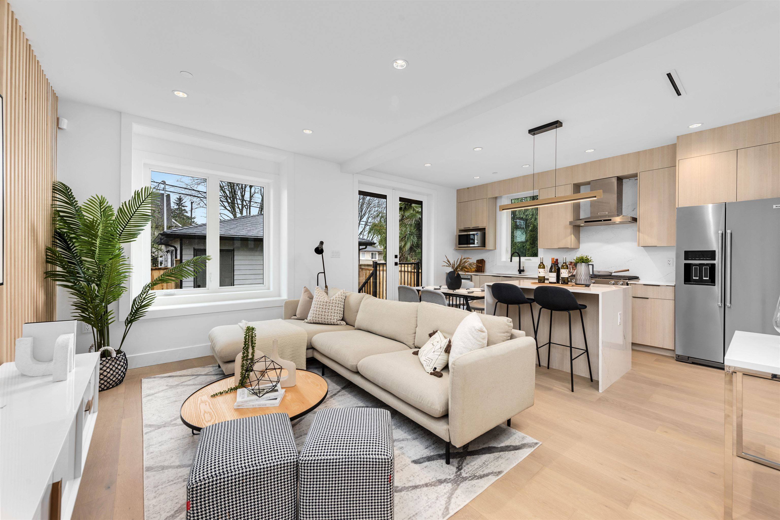 Vancouver, BC V5N 1B5,2038 E 1st AVE
