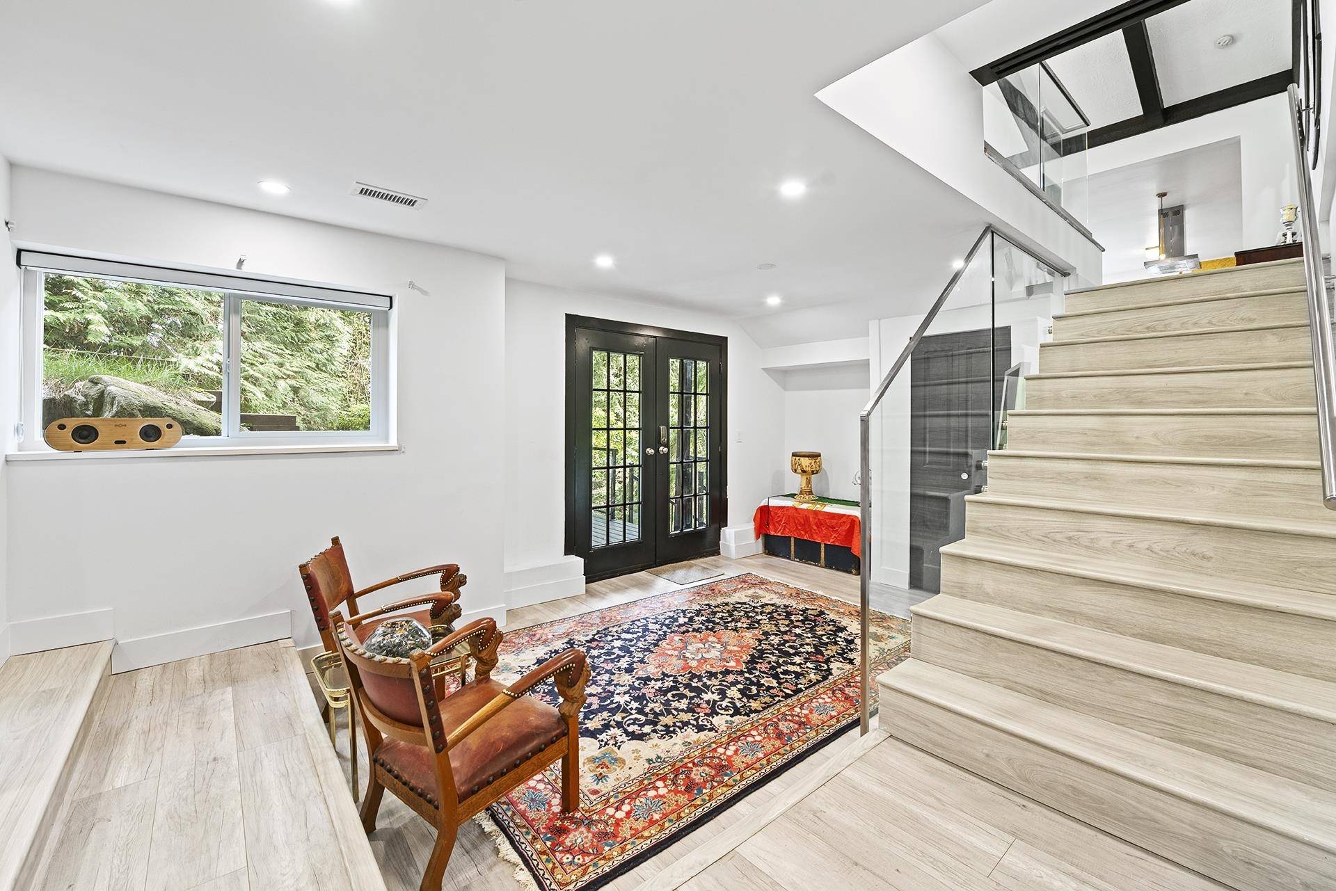 West Vancouver, BC V7W 1E9,4621 Caulfeild DR