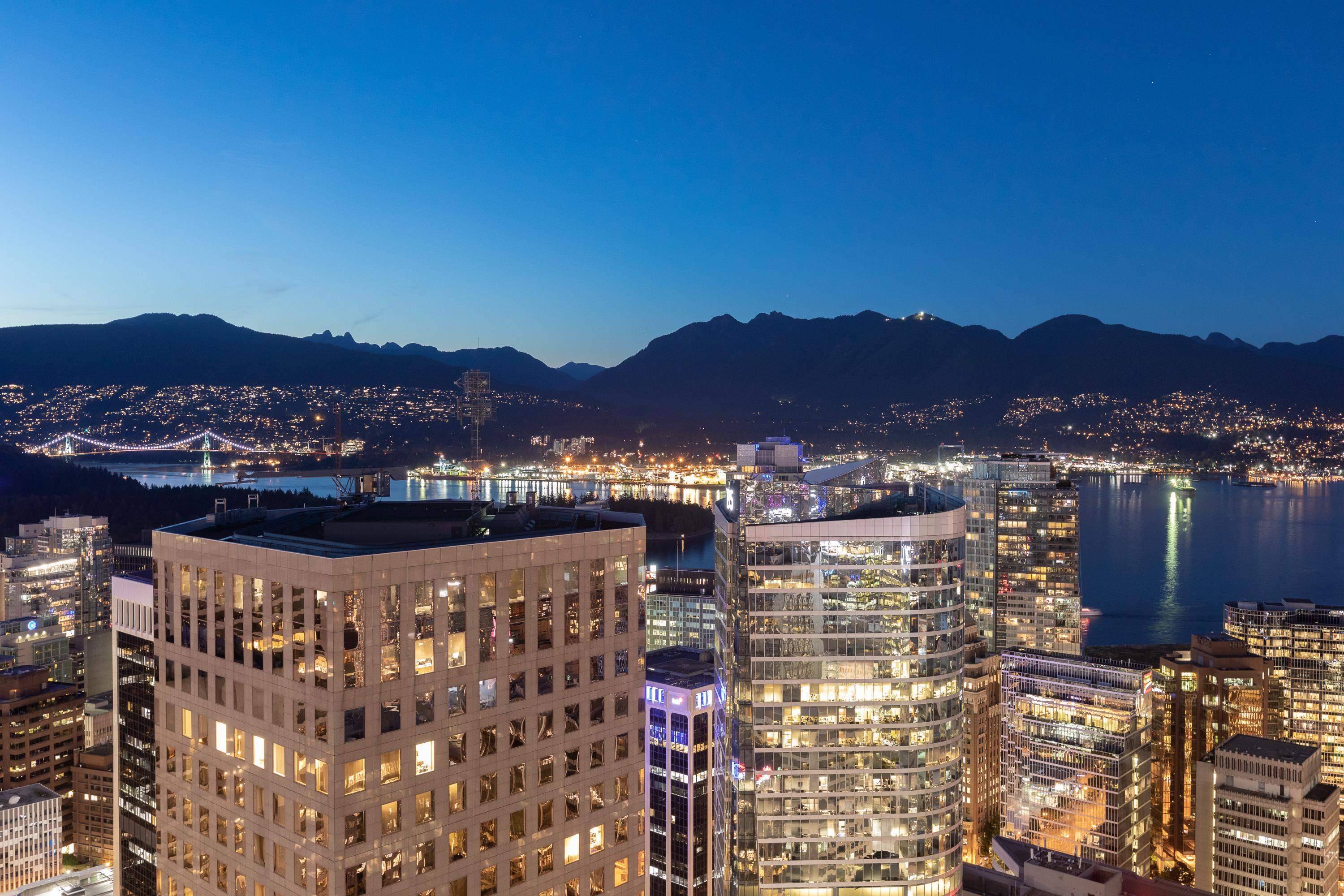 Vancouver, BC V6C 0B5,667 Howe ST #4801
