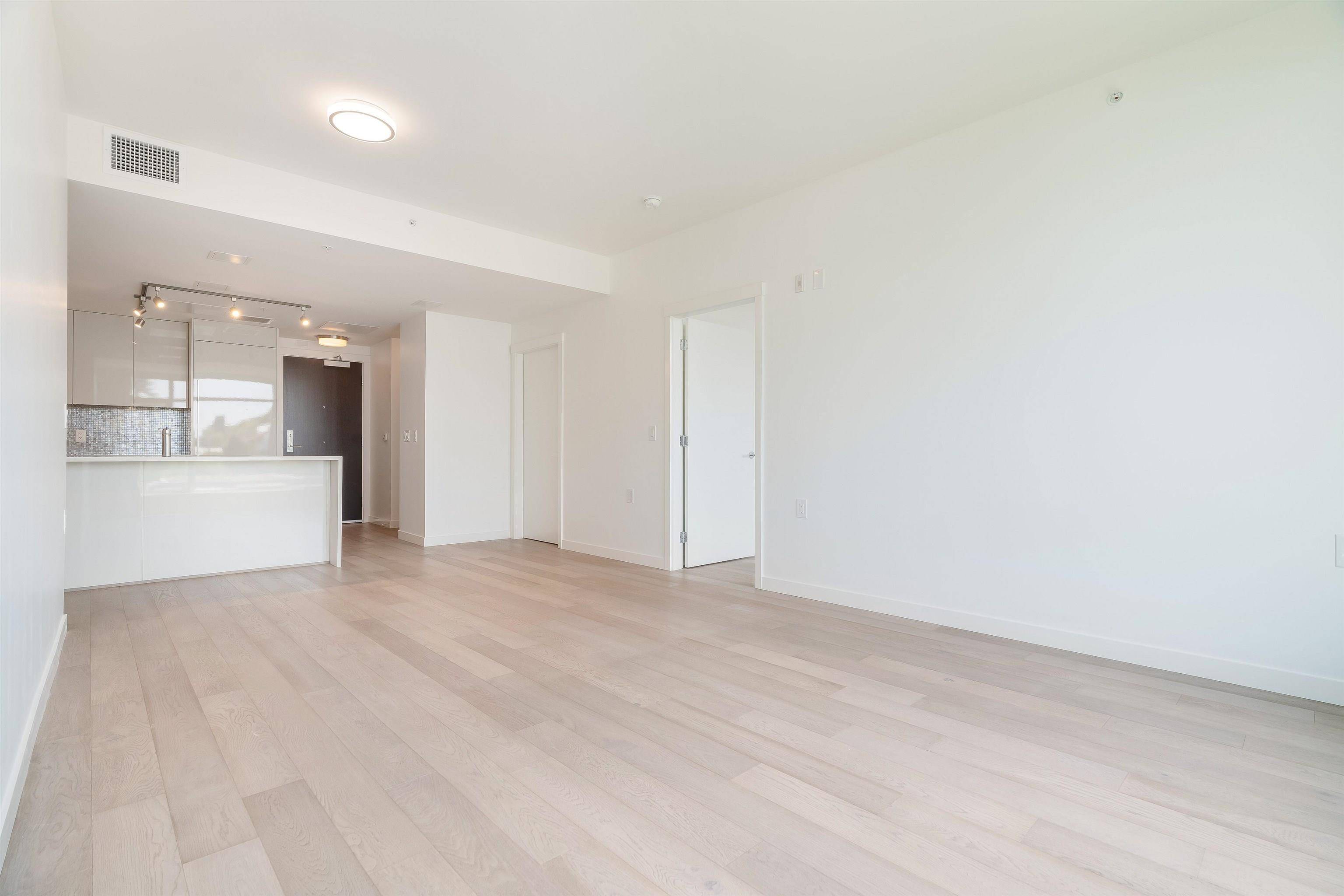 Vancouver, BC V5Z 2Y2,4171 Cambie ST #403