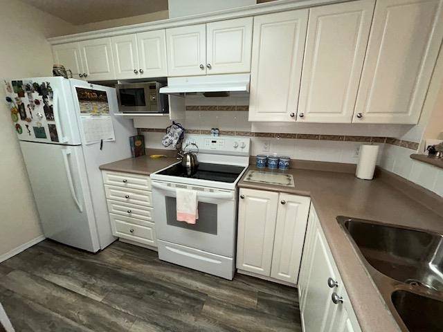 Maple Ridge, BC V2X 3N8,12148 224 ST #610