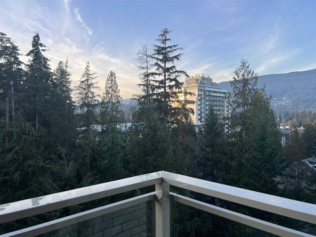 North Vancouver, BC V7J 0E8,2375 Emery CT #901