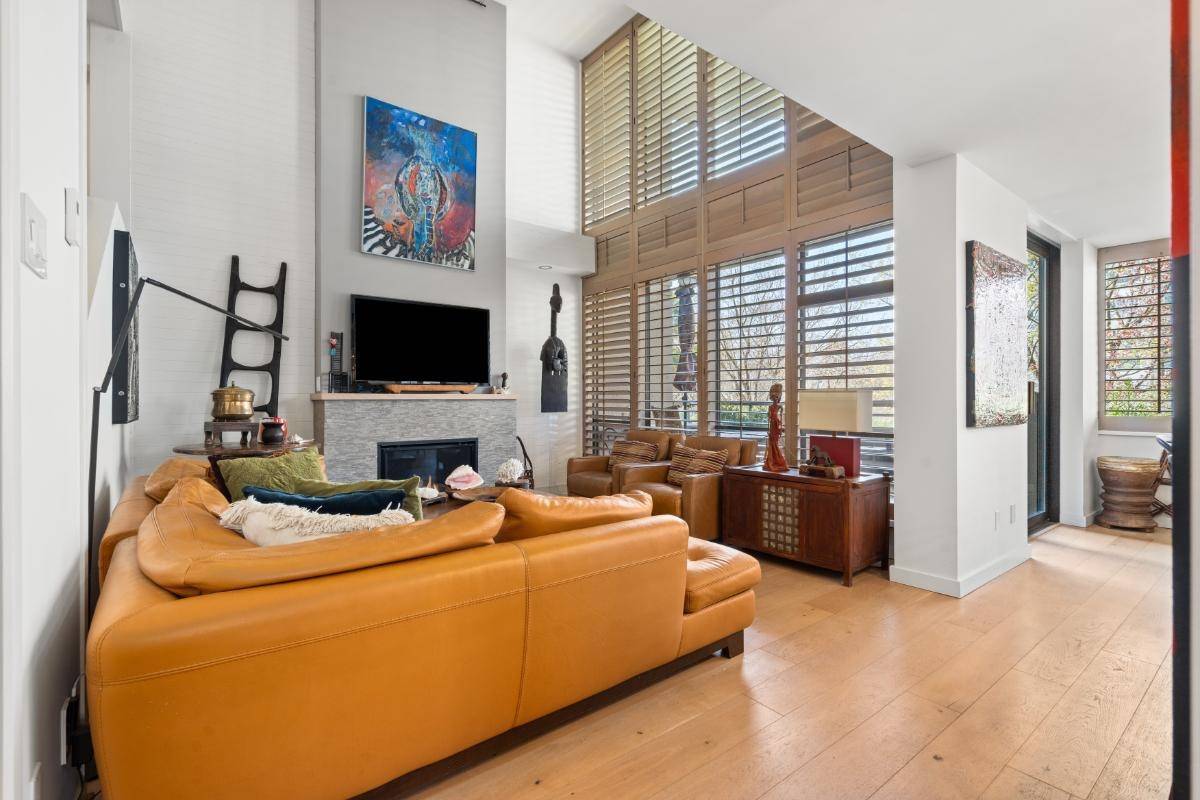 Vancouver, BC V6G 2K9,1236 Bidwell ST #201