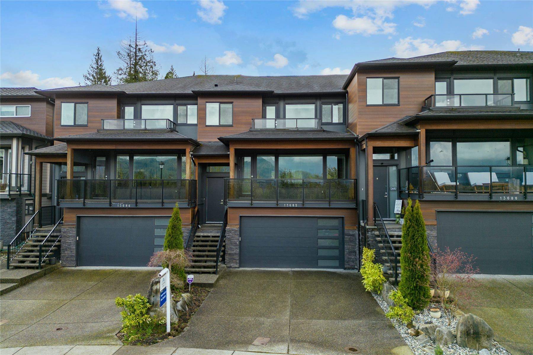 Maple Ridge, BC V4R 0E1,13682 Mckercher DR