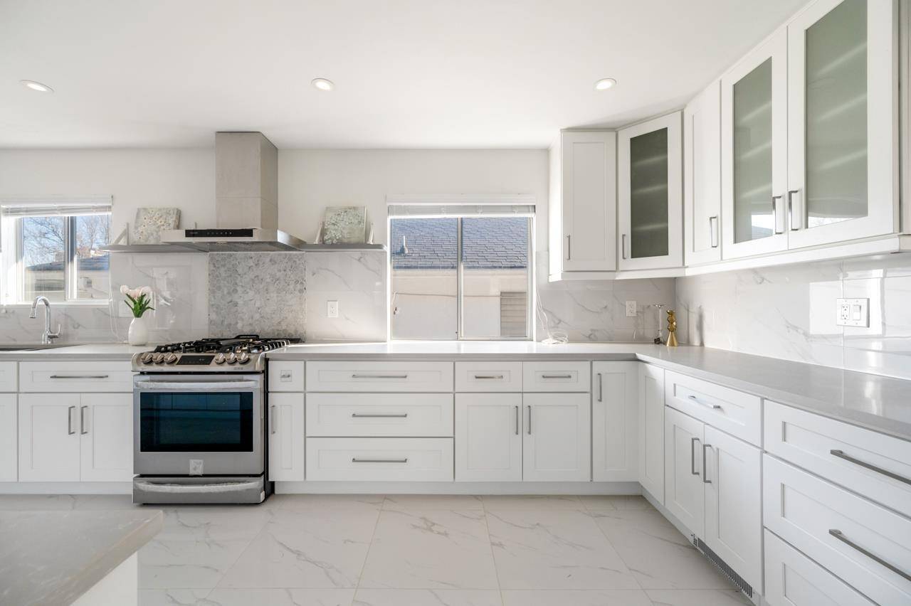 Vancouver, BC V5V 2L9,1365 E 27th AVE