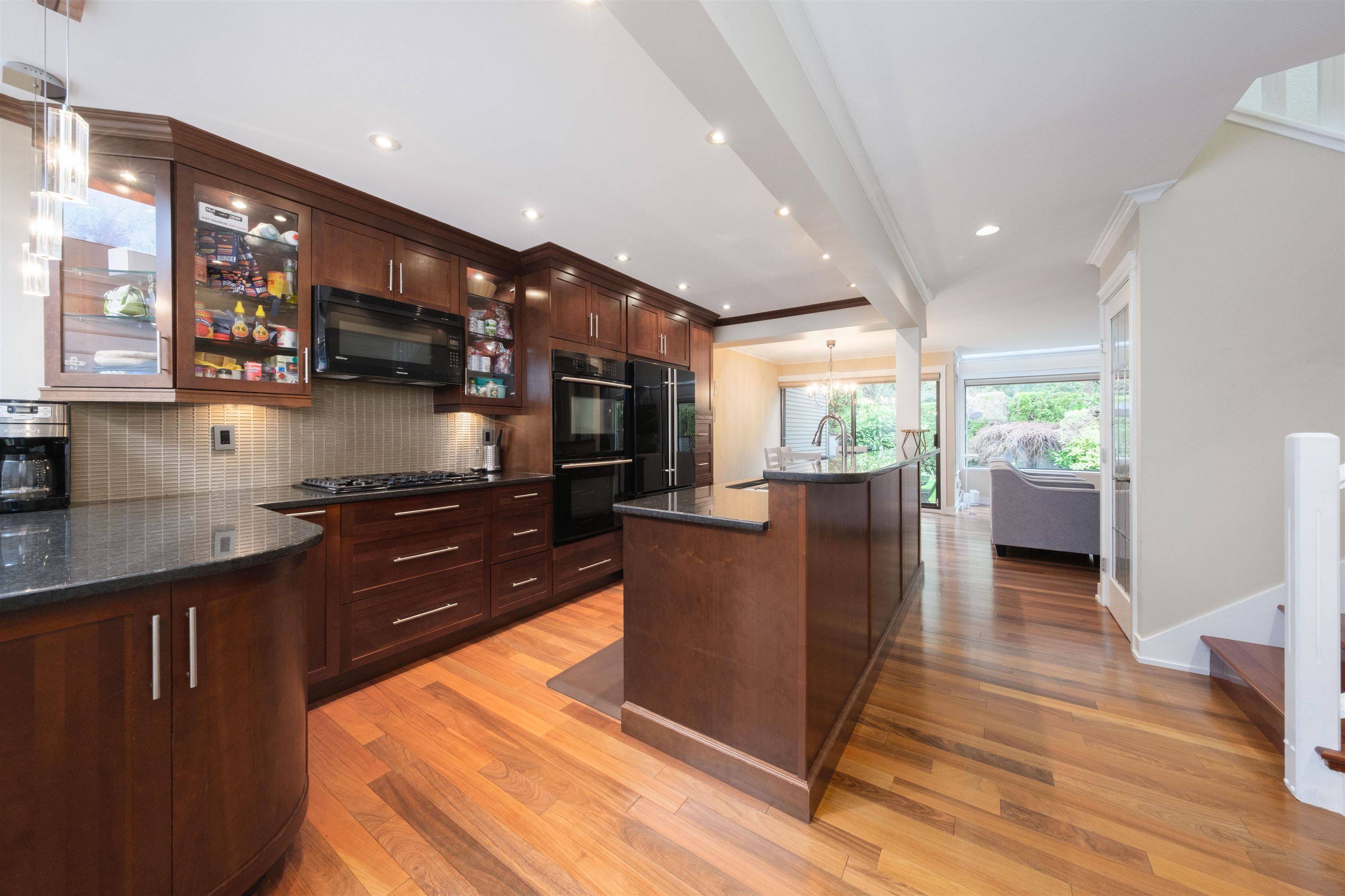North Vancouver, BC V7R 2H8,1151 Montroyal BLVD