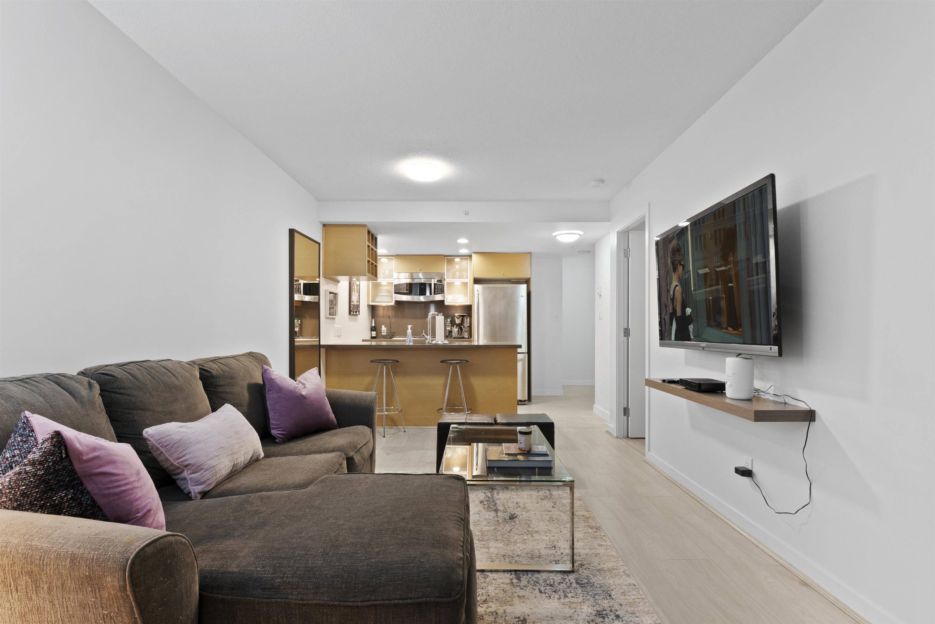 Vancouver, BC V6B 0G4,833 Seymour ST #1405