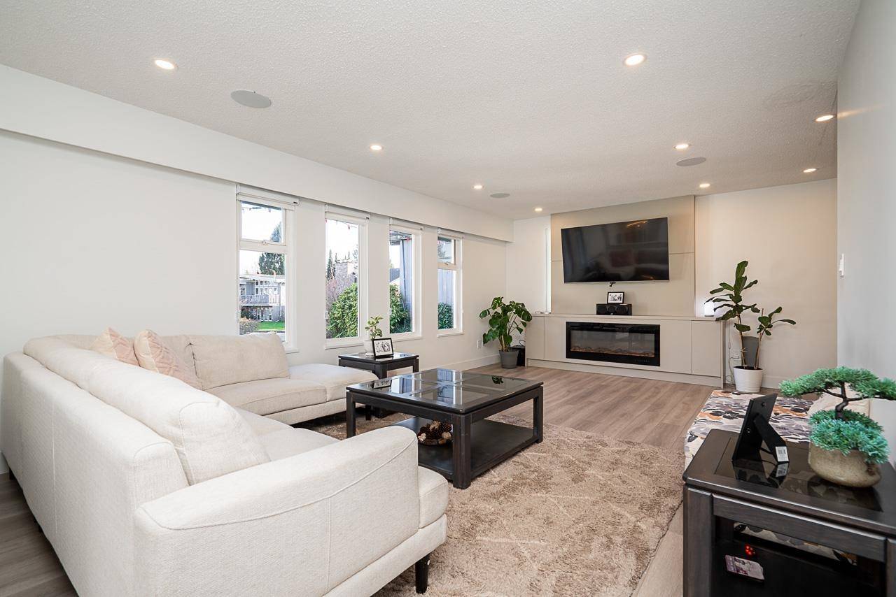 New Westminster, BC V3L 5C1,615 Allison PL