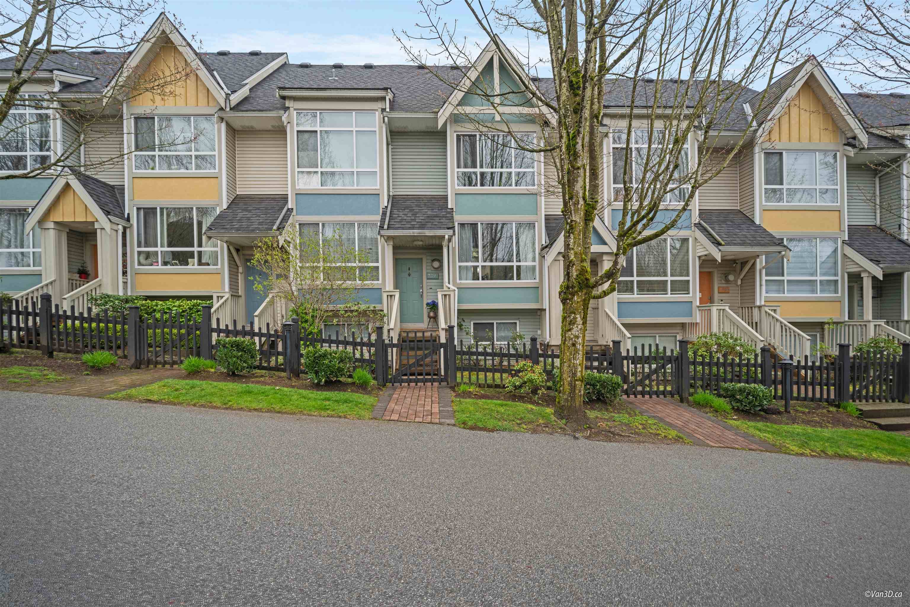 Burnaby, BC V5E 4M4,7386 Hawthorne TER