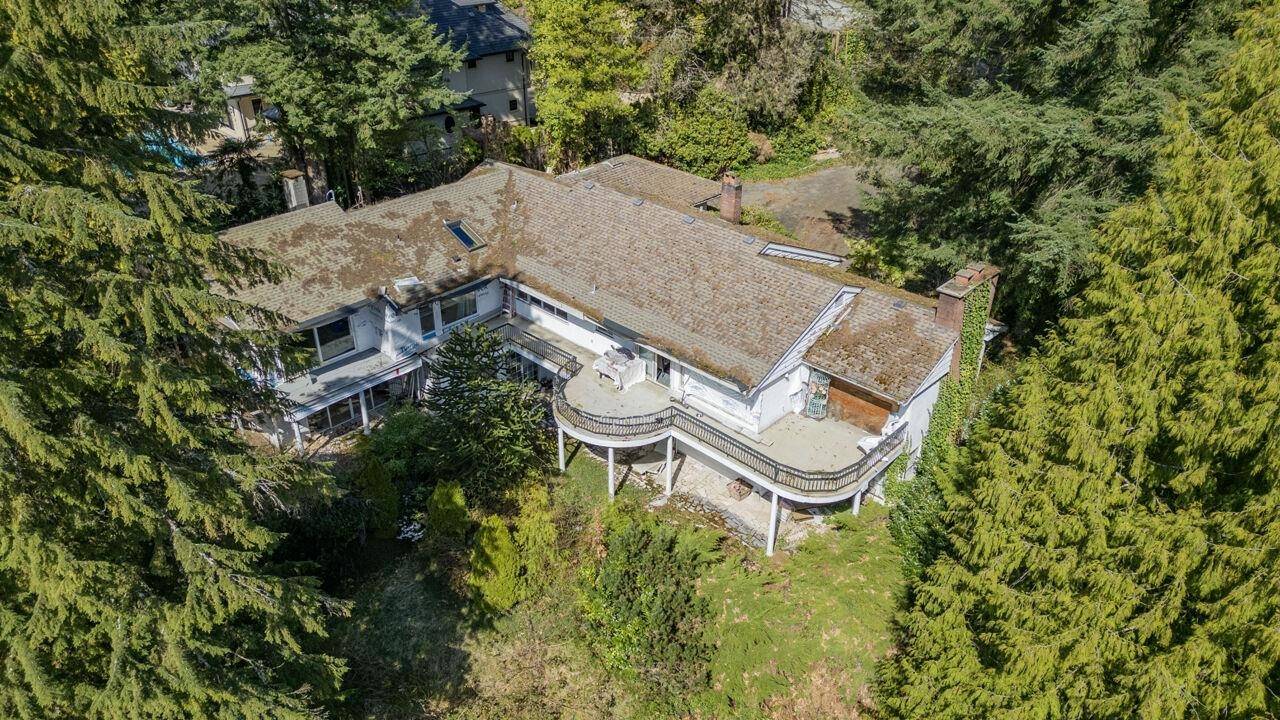West Vancouver, BC V7S 2A4,764 Eyremount DR