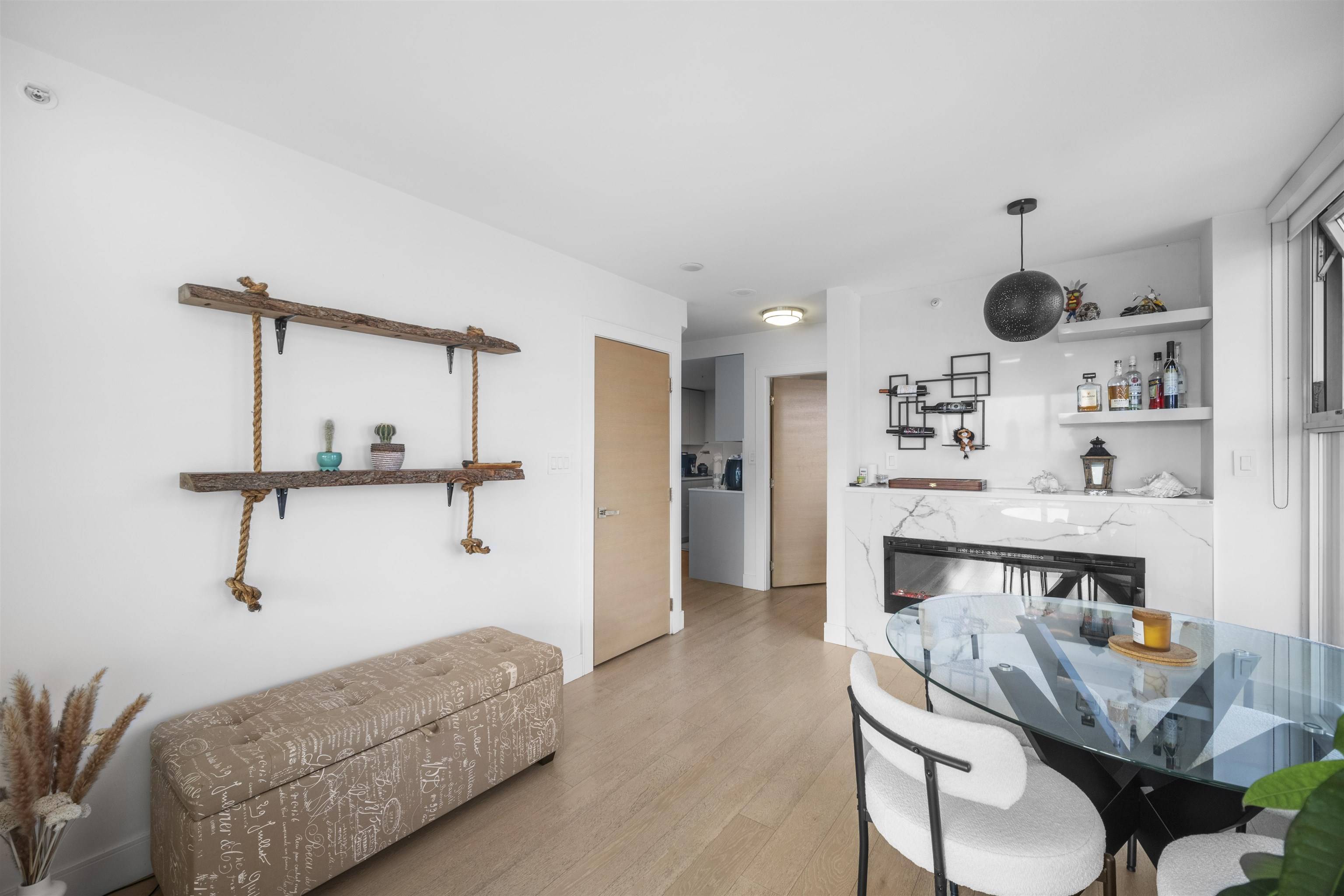 Vancouver, BC V6B 6J7,1008 Cambie ST #2906