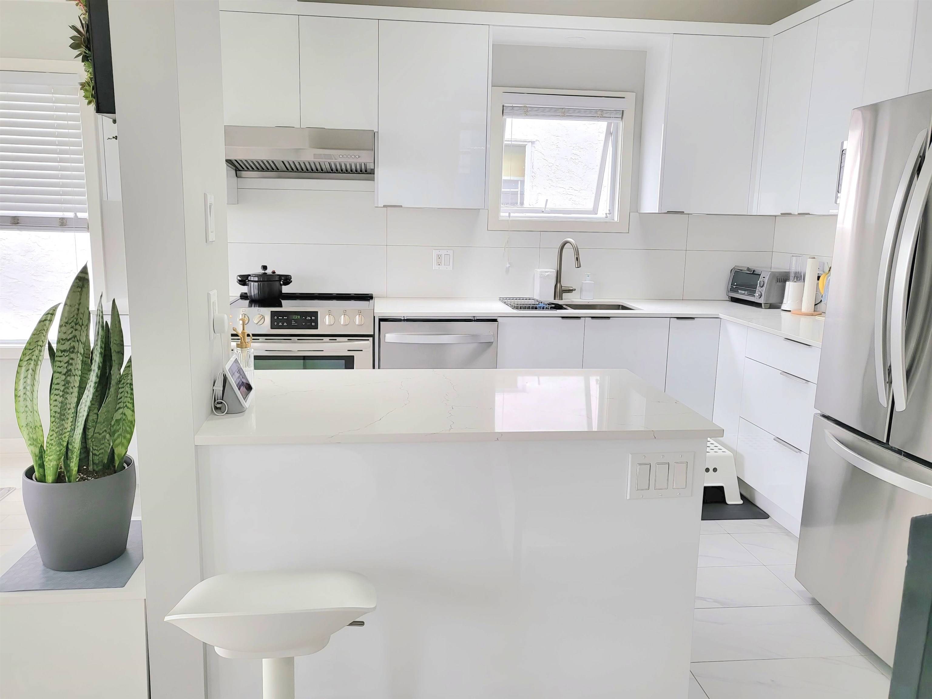 Vancouver, BC V5P 1K2,1588 E 41st AVE