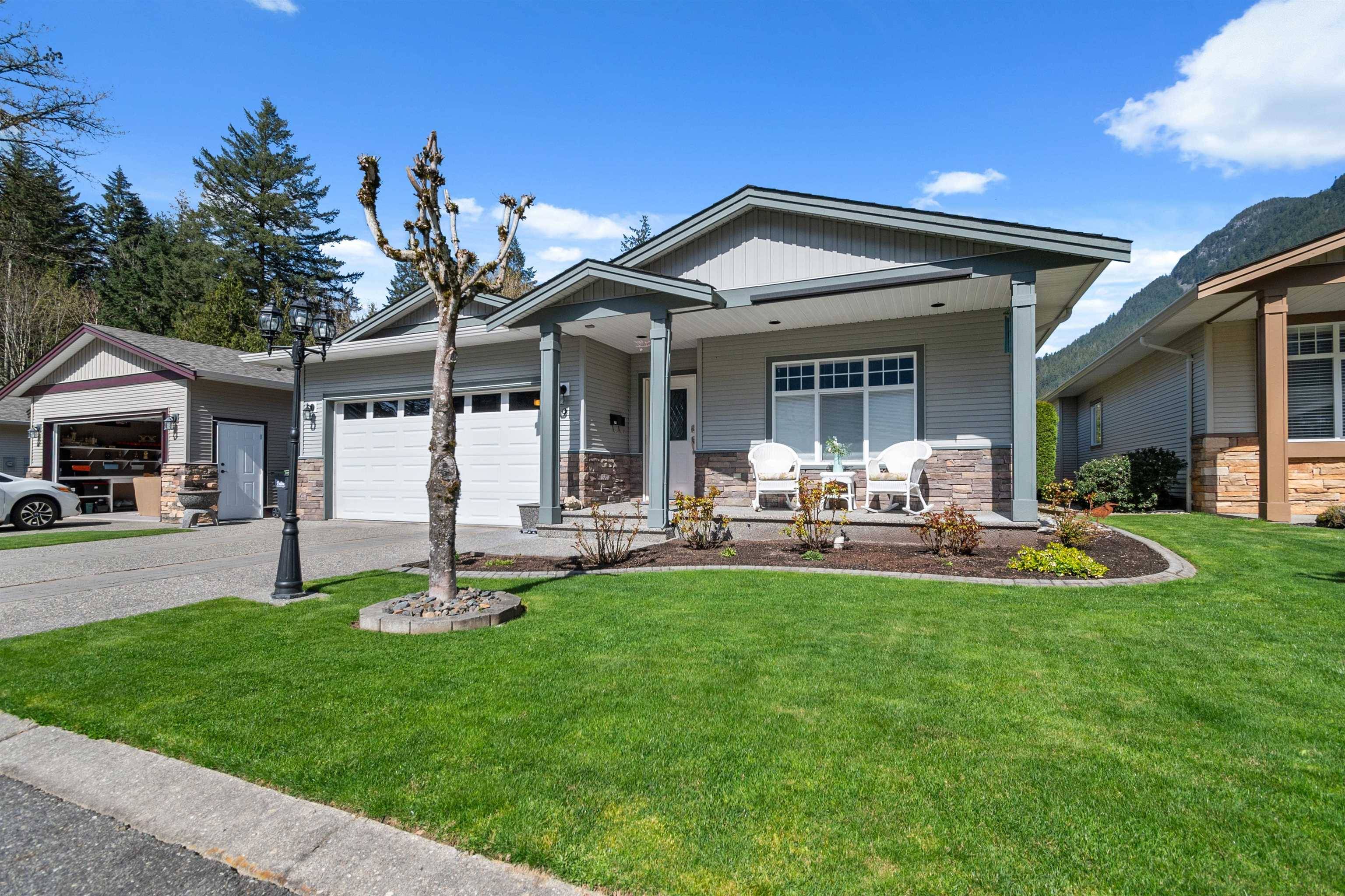 Hope, BC V0X 1L1,21293 Lakeview CRES #9