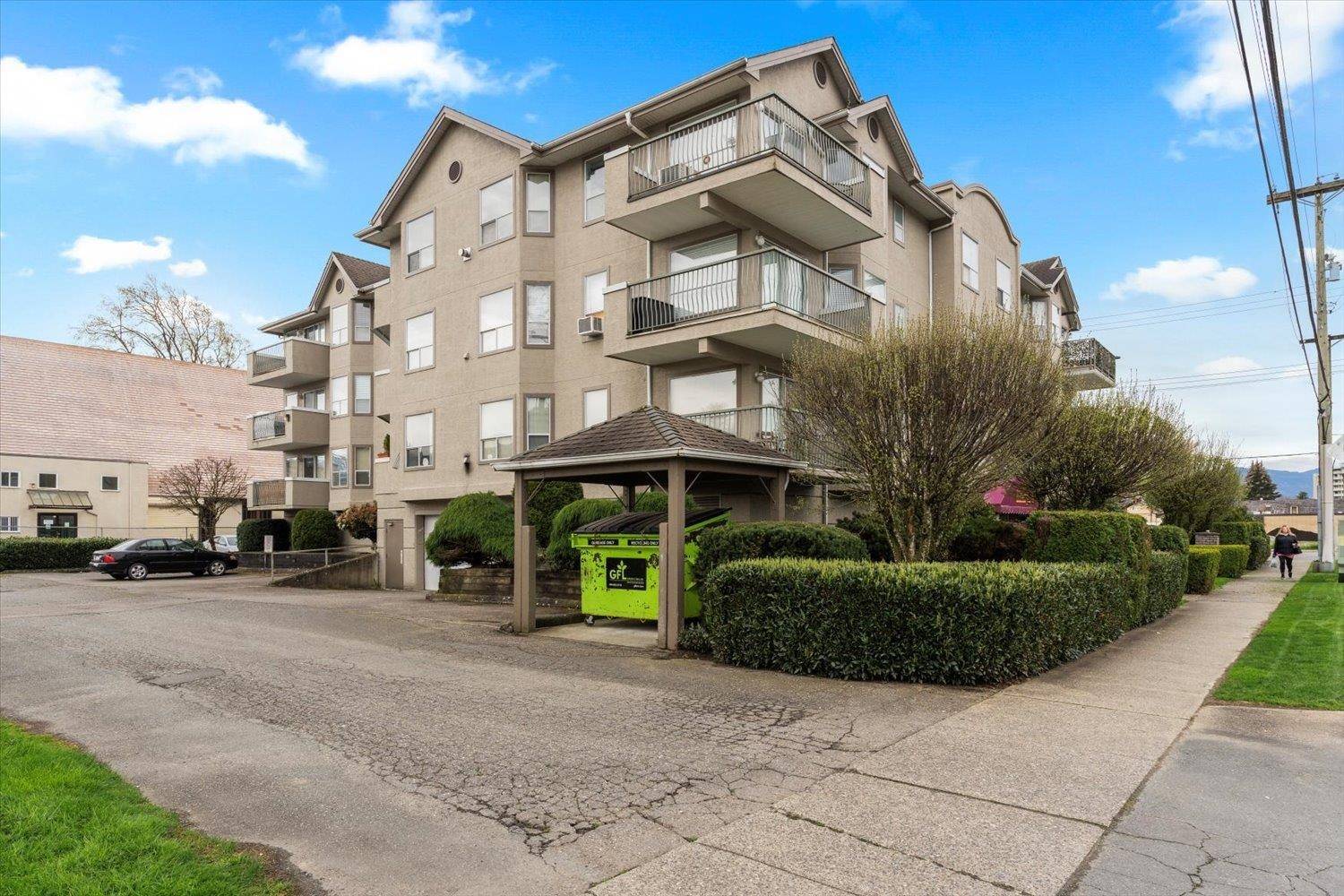 Chilliwack, BC V2P 4J6,9400 Cook ST #303