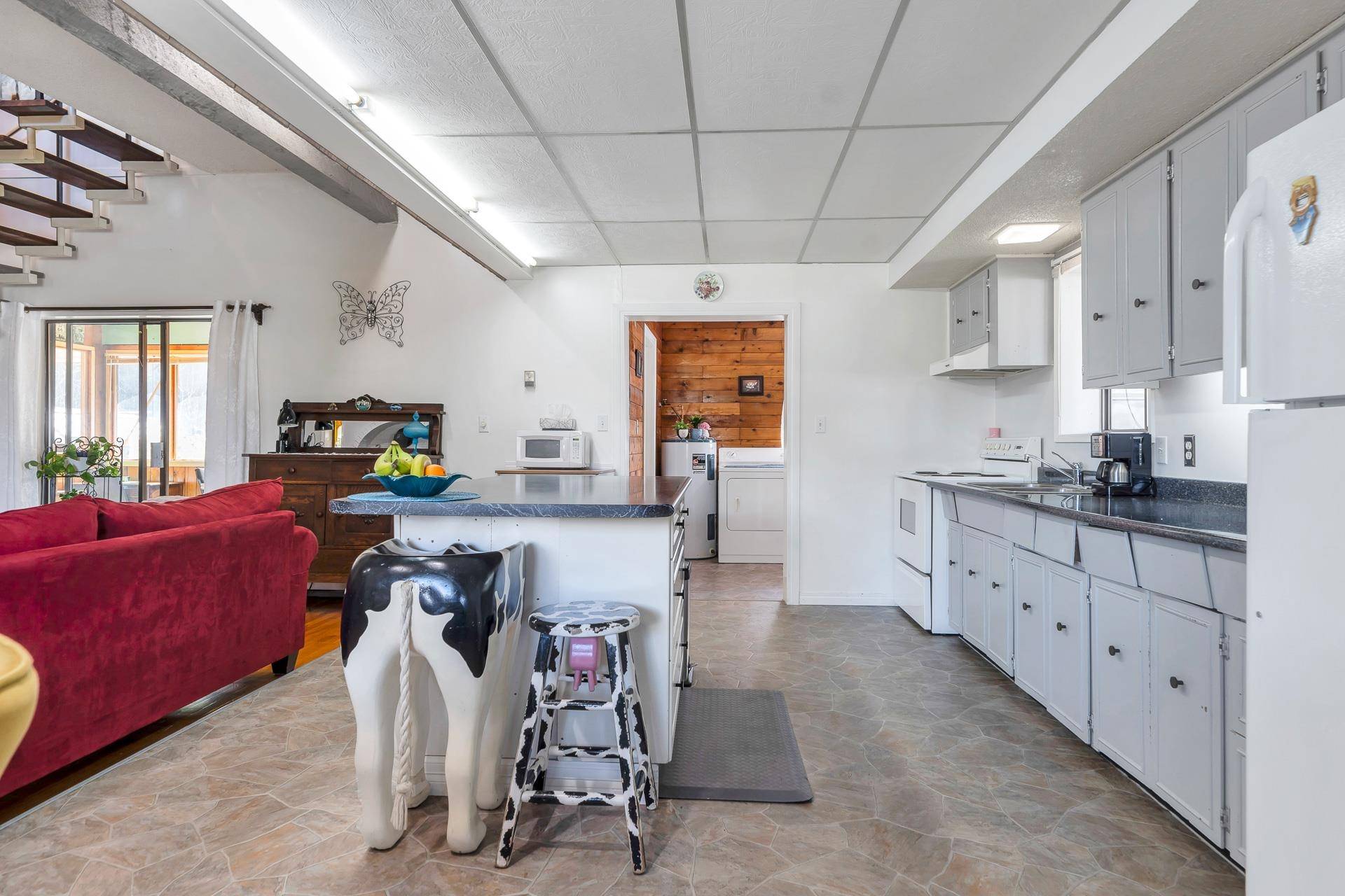 Abbotsford, BC V2S 8C2,34612 2 AVE