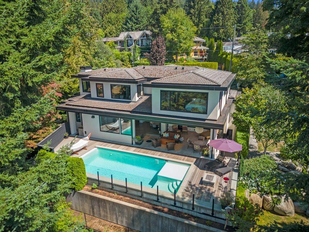 West Vancouver, BC V7V 3A2,2650 Rosebery AVE