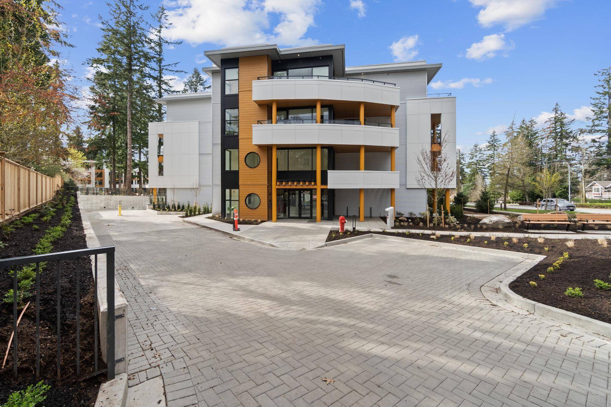 Surrey, BC V4P 0H7,2635 King George BLVD #328