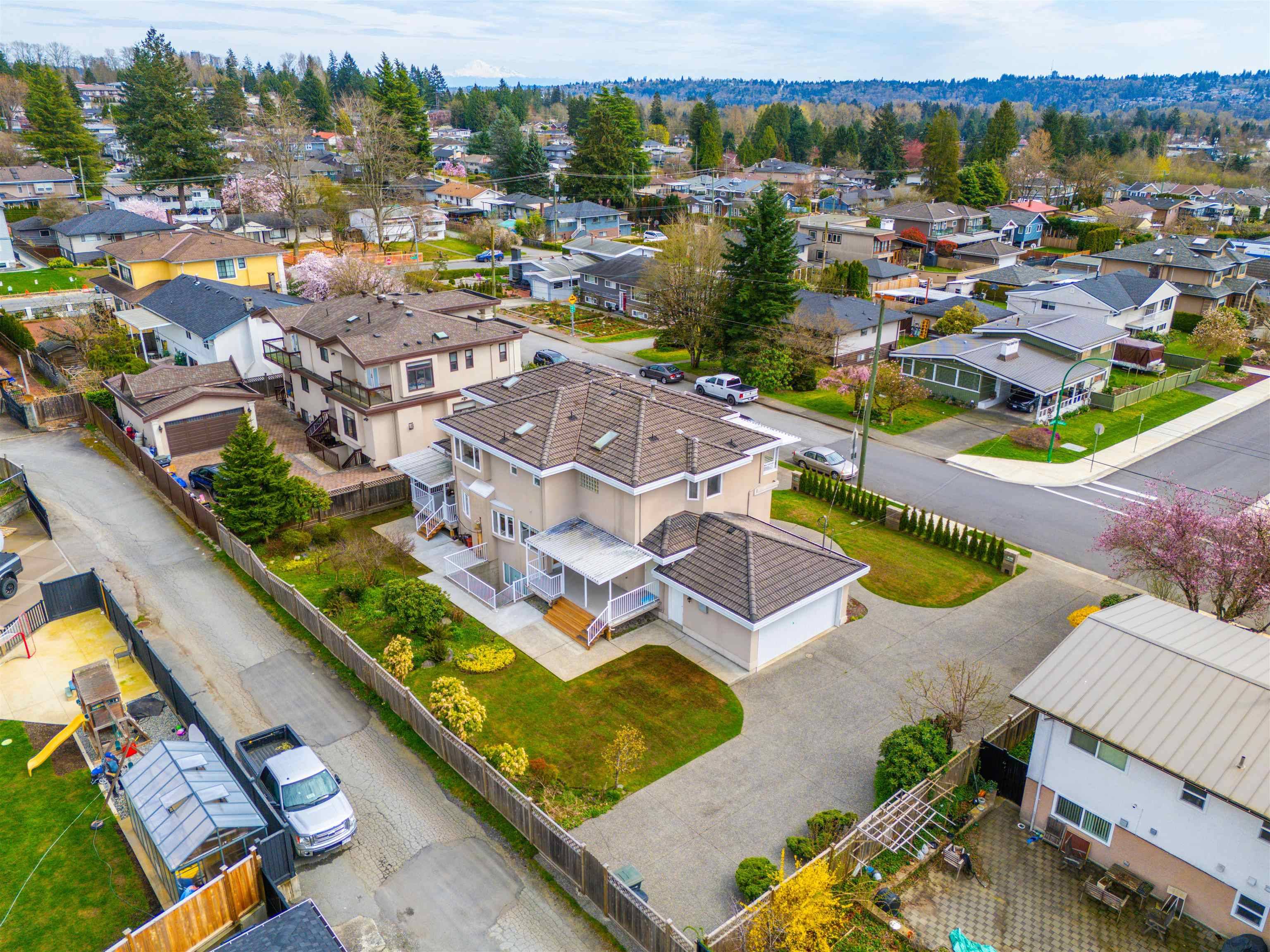 Burnaby, BC V5B 2W8,6941 Adair ST