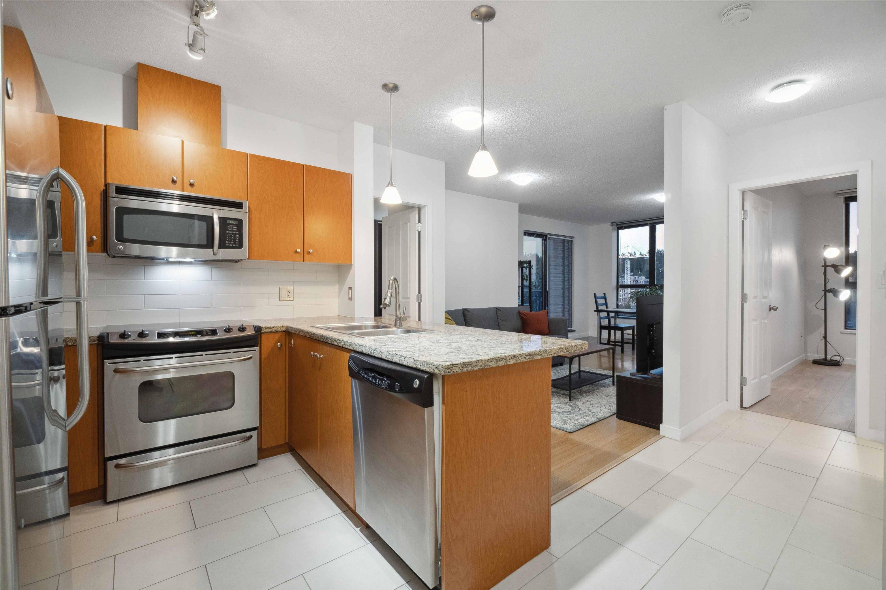 Coquitlam, BC V3K 0A2,511 Rochester AVE #1504