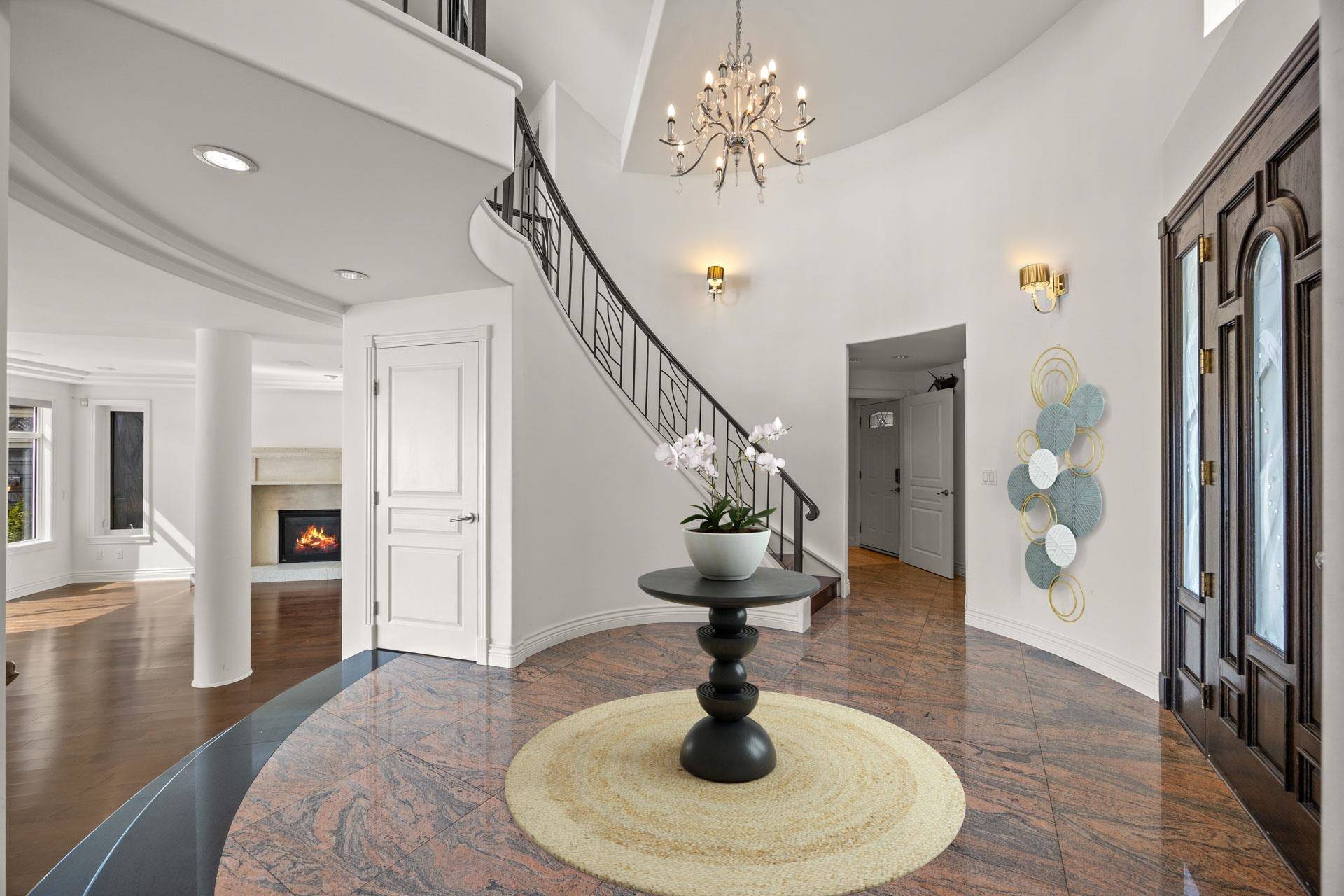 White Rock, BC V4B 1A2,14032 Terry RD