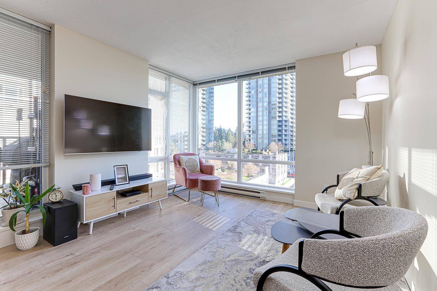 Coquitlam, BC V3B 0G2,2980 Atlantic AVE #803