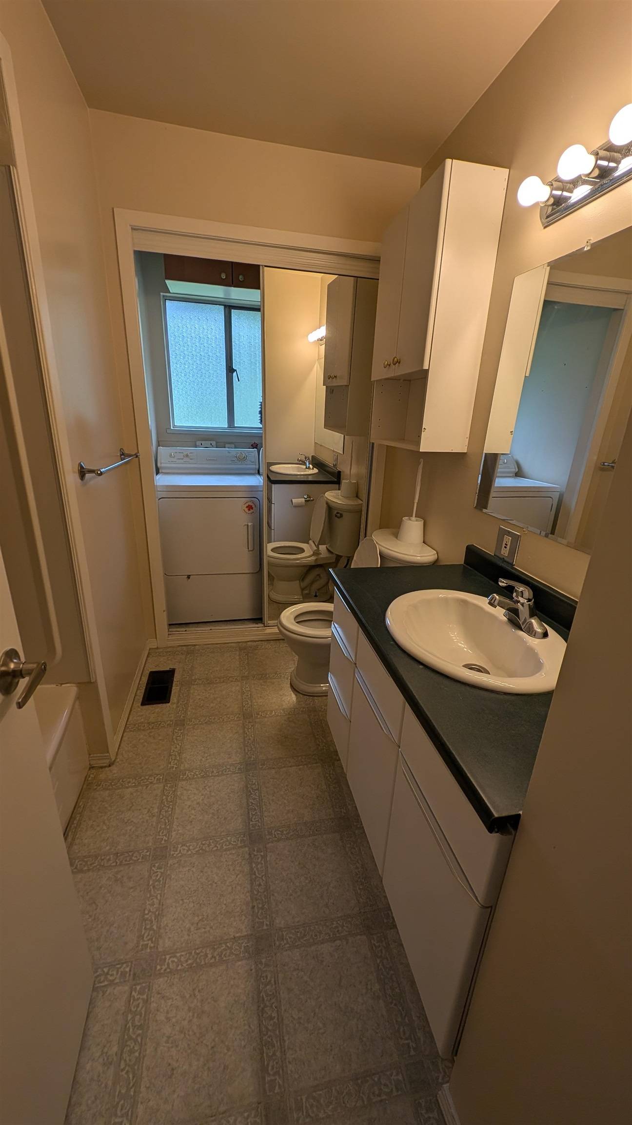 Richmond, BC V6Y 1X1,8975 Cook CRES