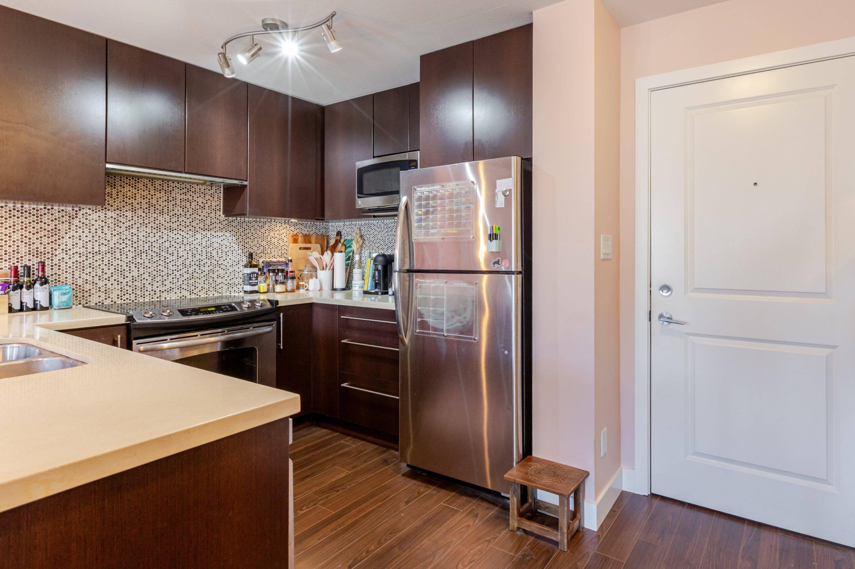 Surrey, BC V3Z 2L6,15775 Croydon DR #302