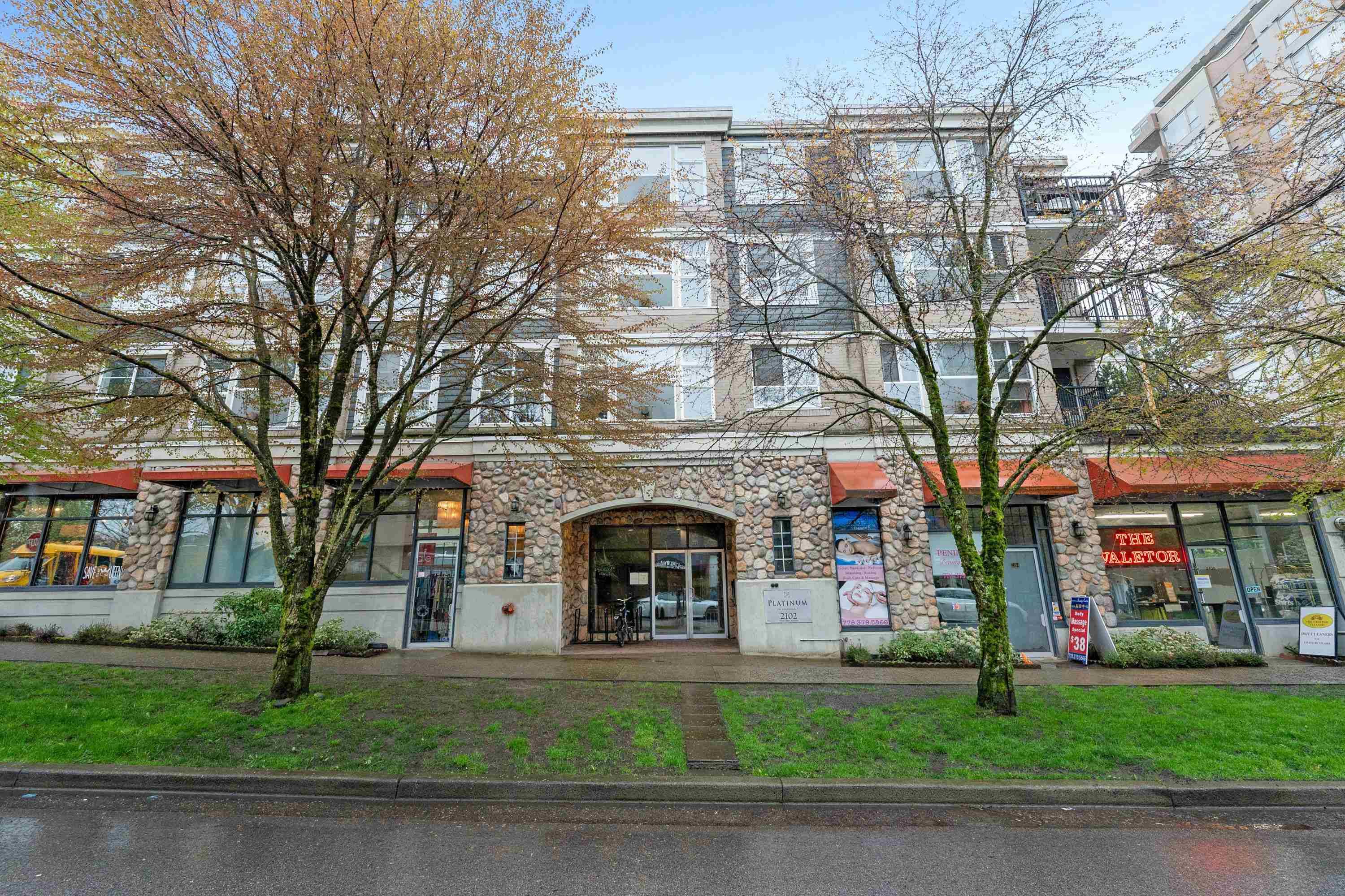 Vancouver, BC V6M 1R9,2102 W 38th AVE #PH5