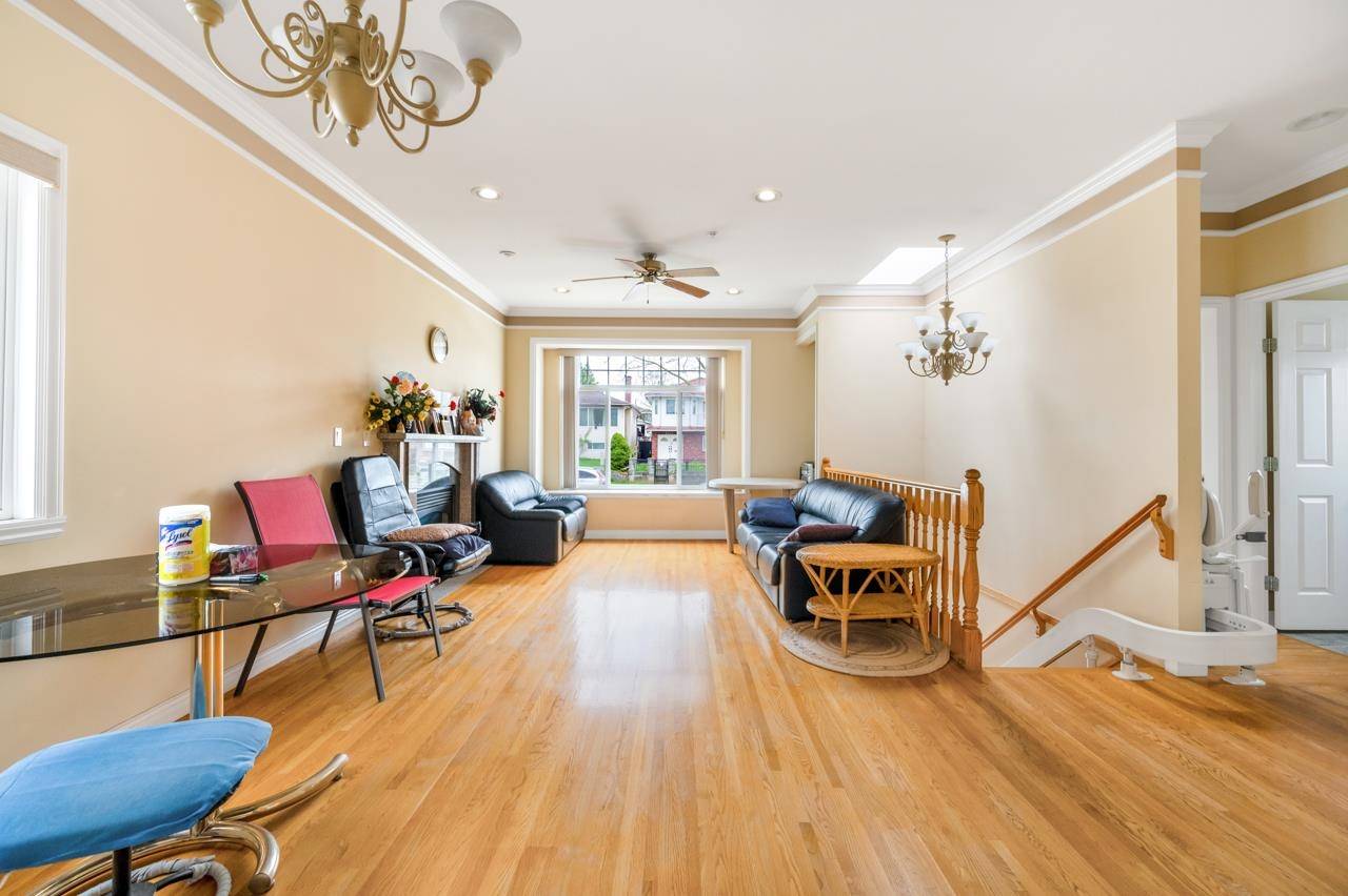 Vancouver, BC V5X 4J5,6815 Culloden ST