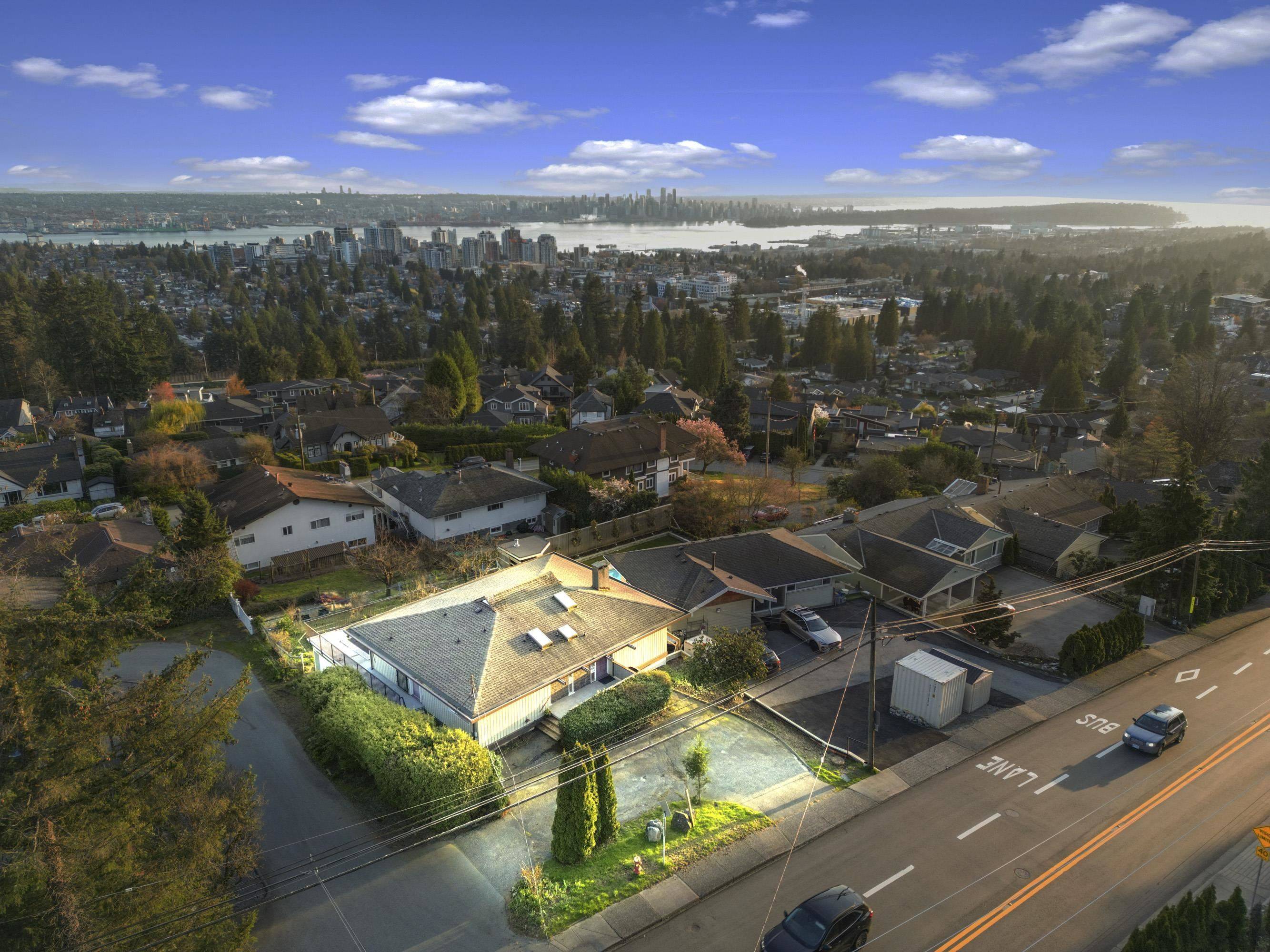 North Vancouver, BC V7N 1E2,437 E 29th ST