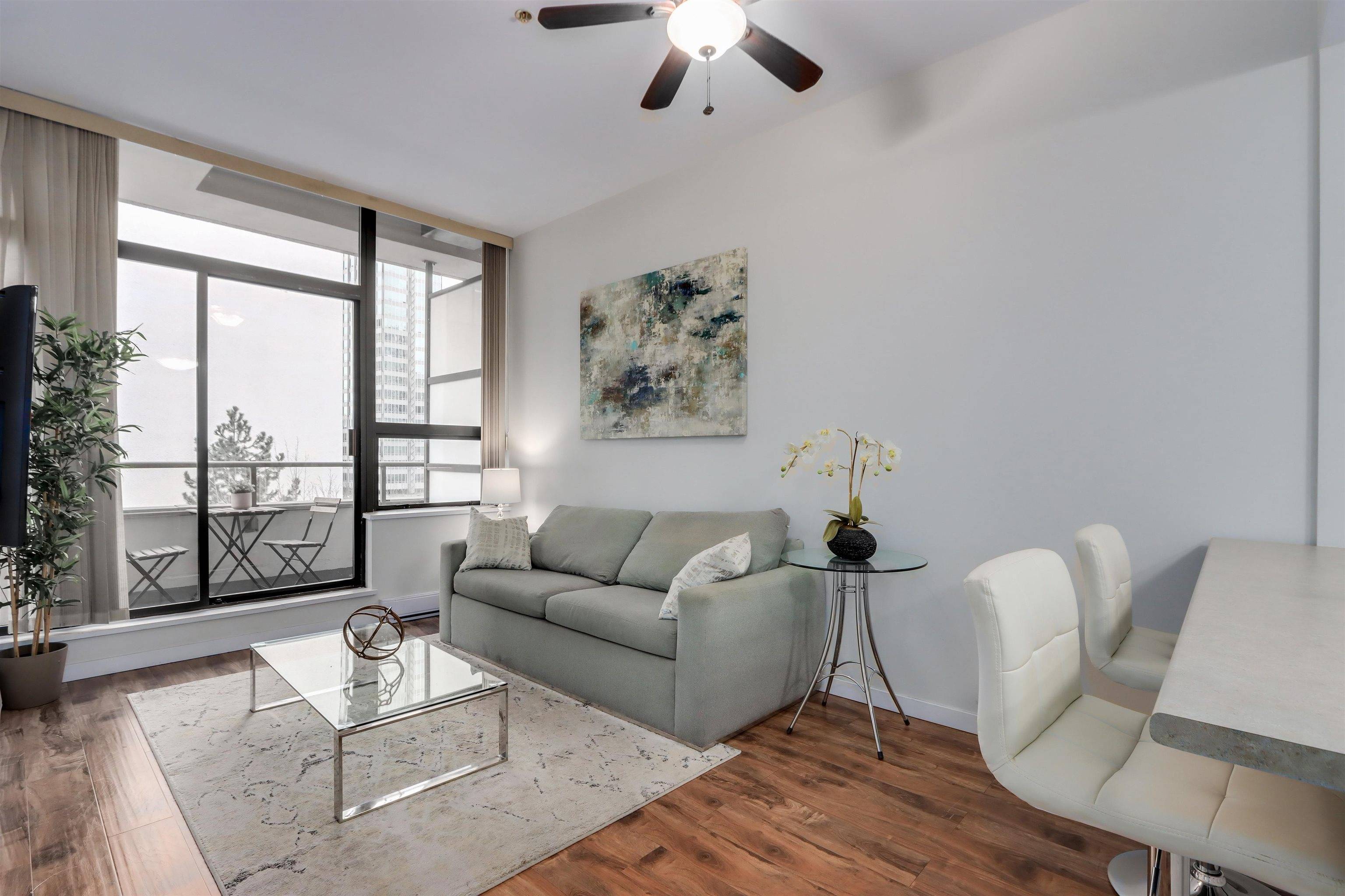 Vancouver, BC V6Z 1P5,1010 Howe ST #613