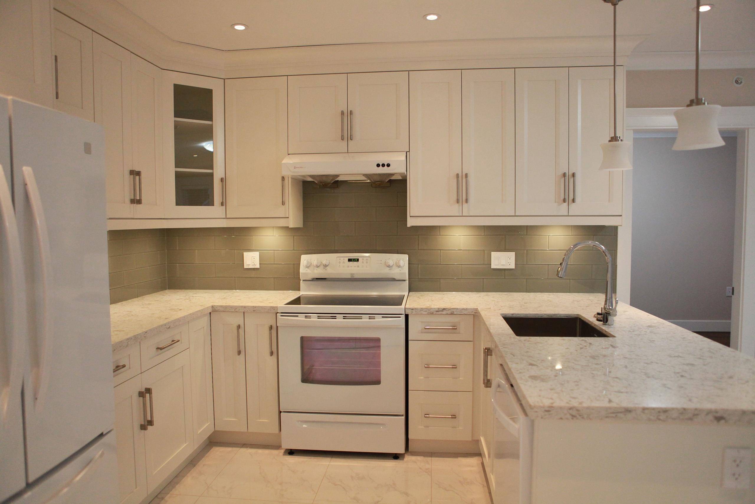 Vancouver, BC V5Y 2N7,455 W 38th AVE