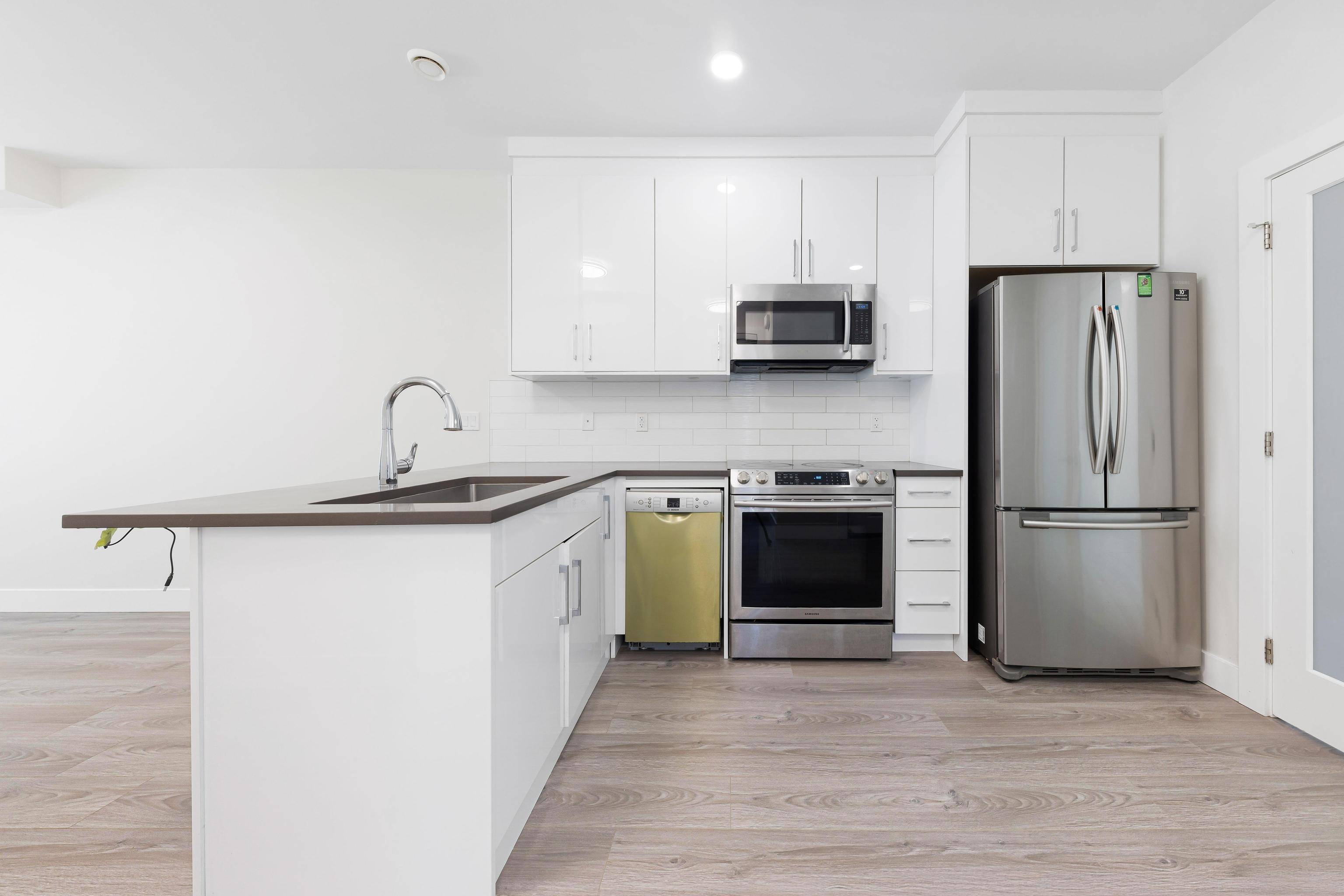 Vancouver, BC V5R 3R8,5055 Earles ST