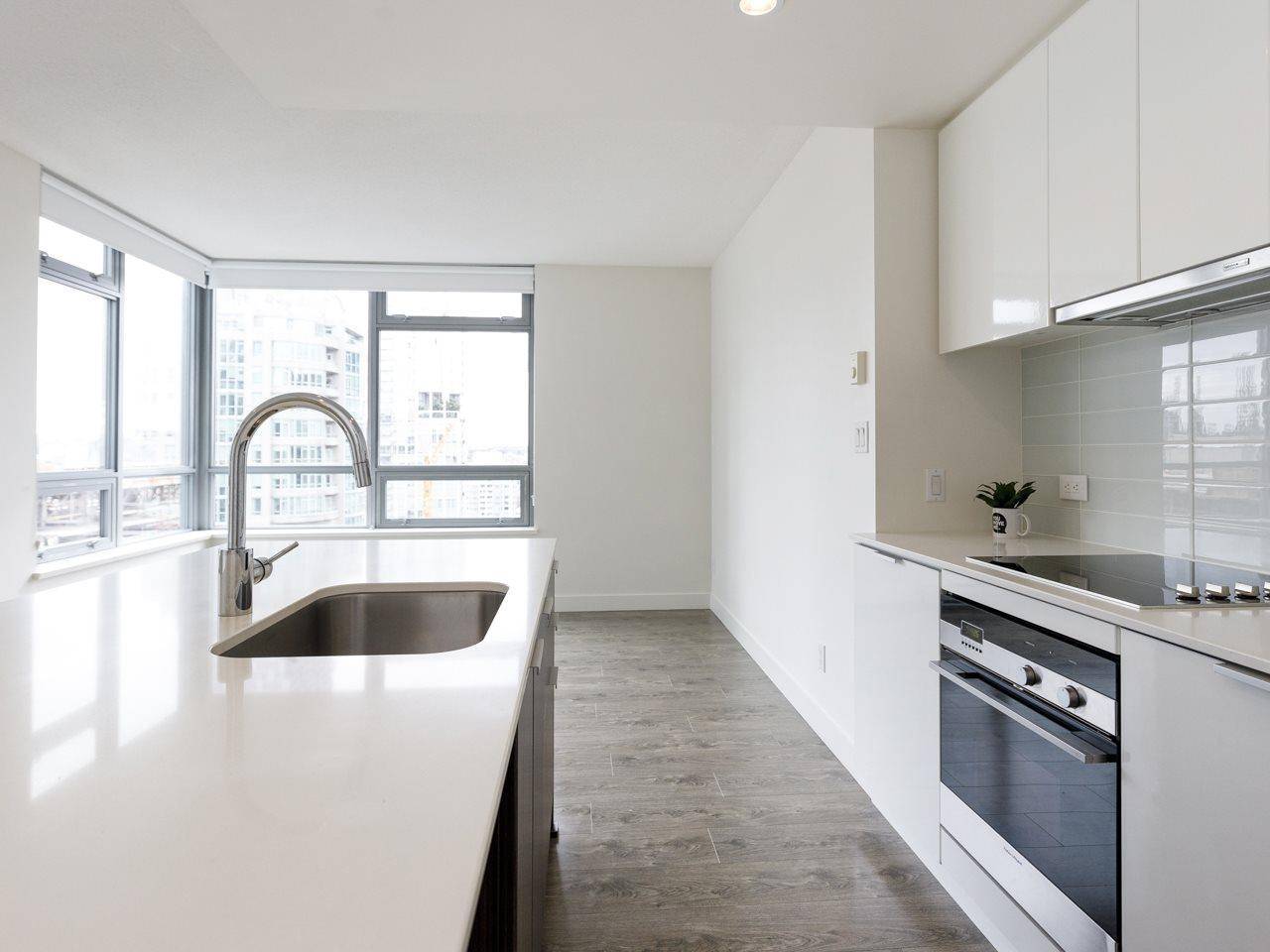 Vancouver, BC V6Z 0C5,1308 Hornby ST #1207
