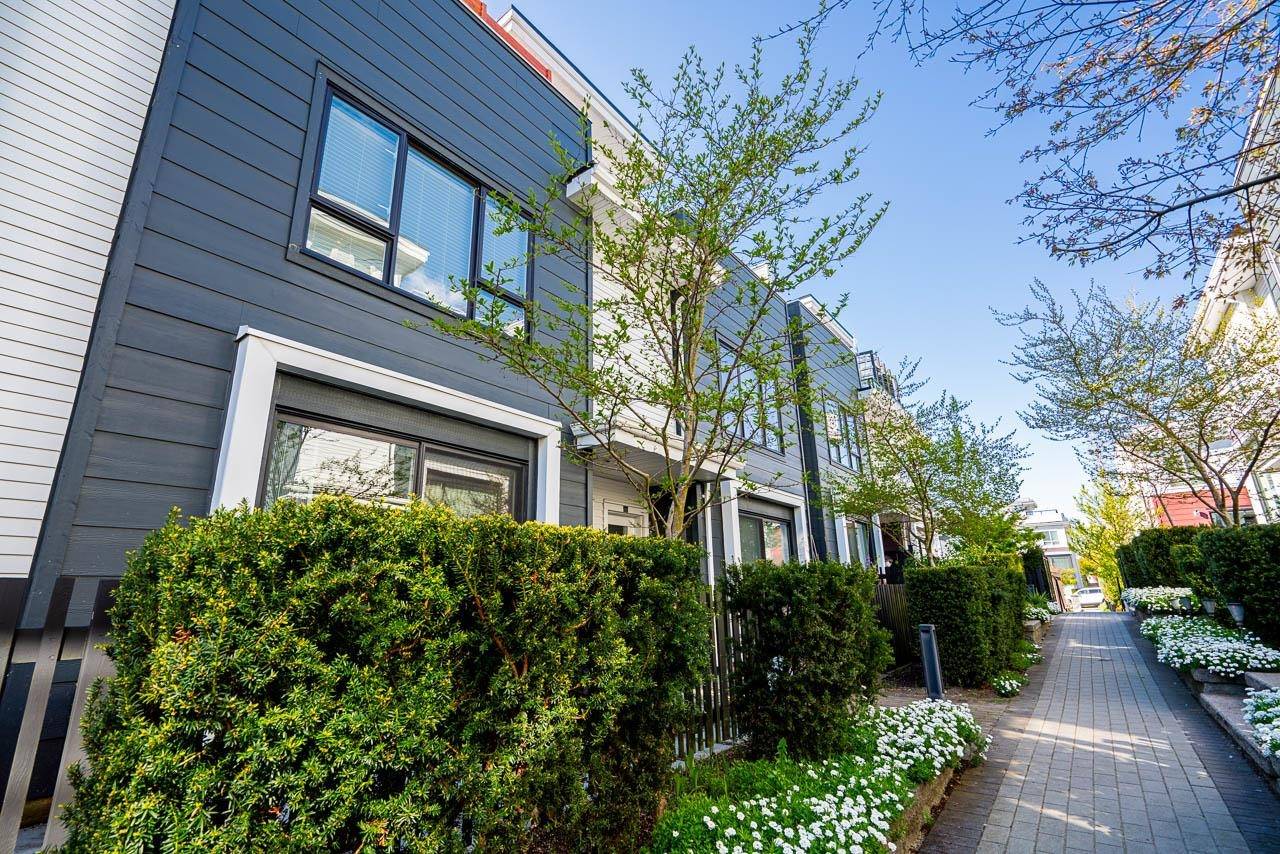 Surrey, BC V3Z 0S5,2280 163 ST #159
