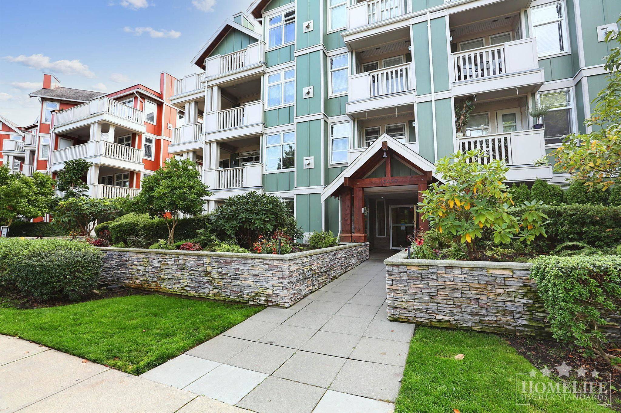 Surrey, BC V4A 1S9,15350 16a AVE #209