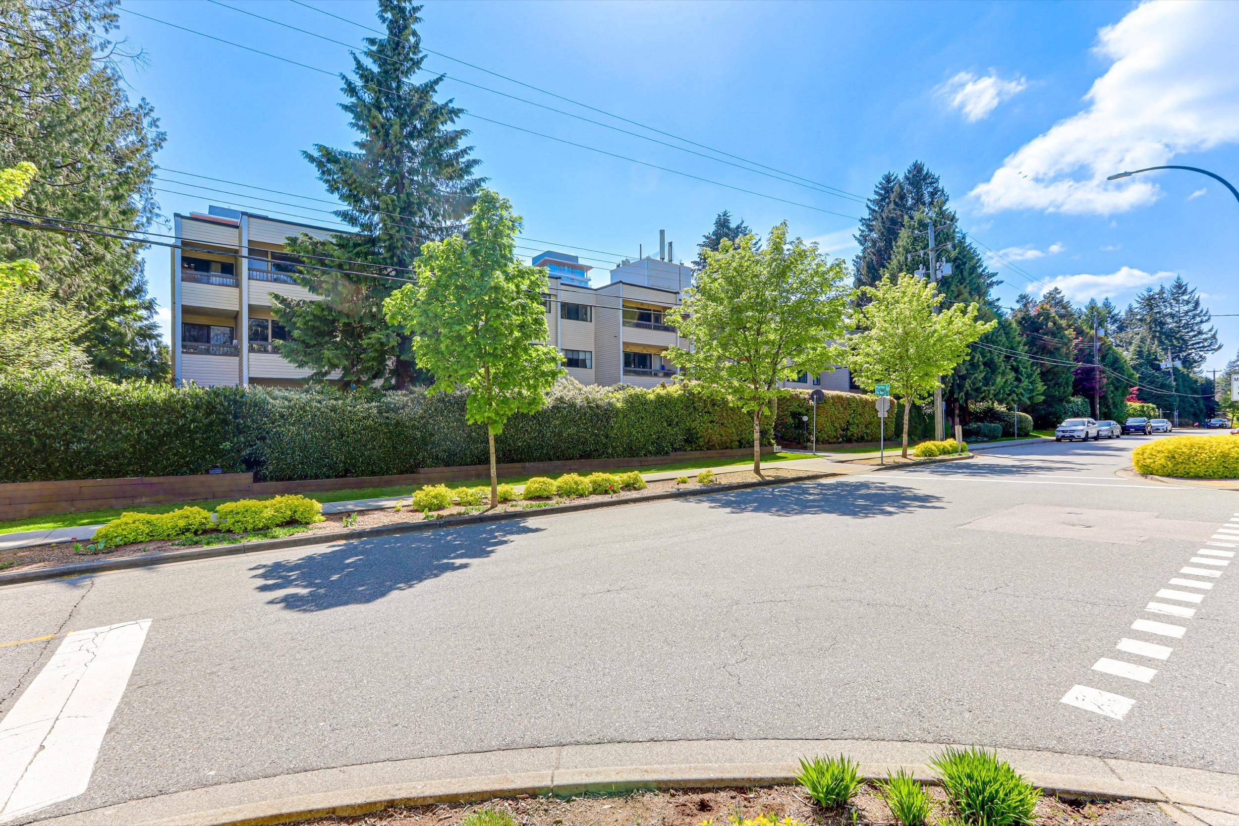 Coquitlam, BC V3J 1X5,1048 King Albert AVE #301