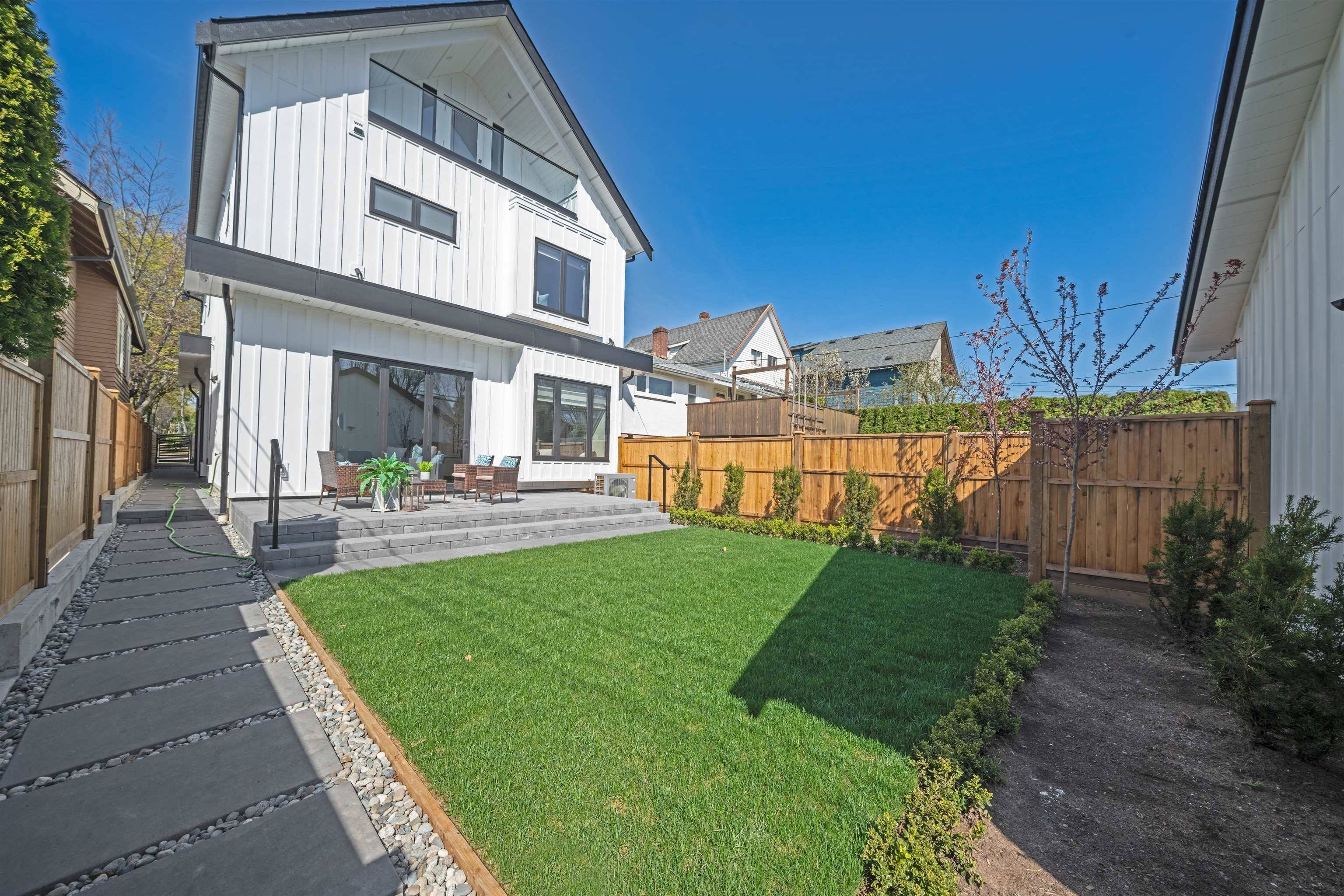 Vancouver, BC V5W 1G2,878 E 37th AVE #2