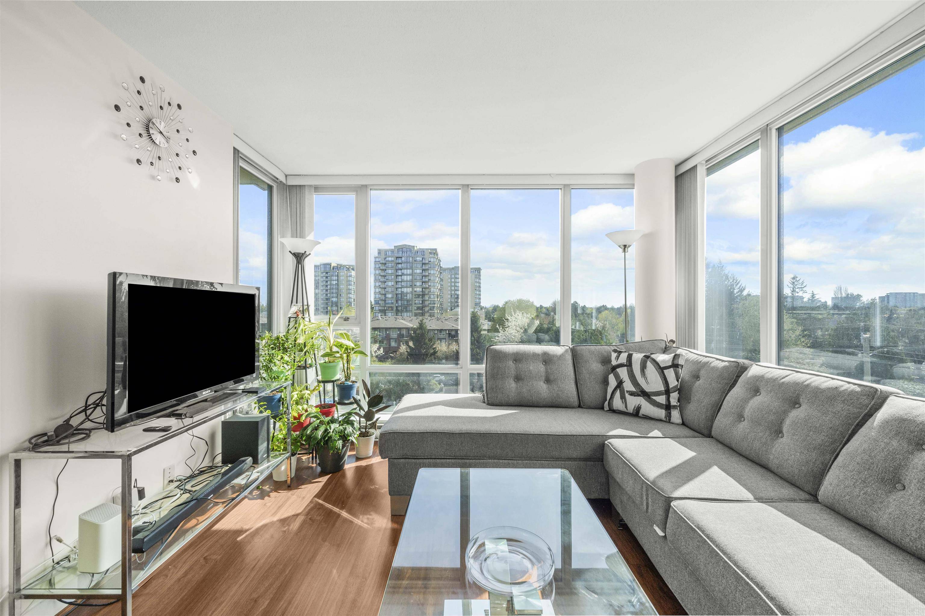 Richmond, BC V6Y 0A5,9171 Ferndale RD #701
