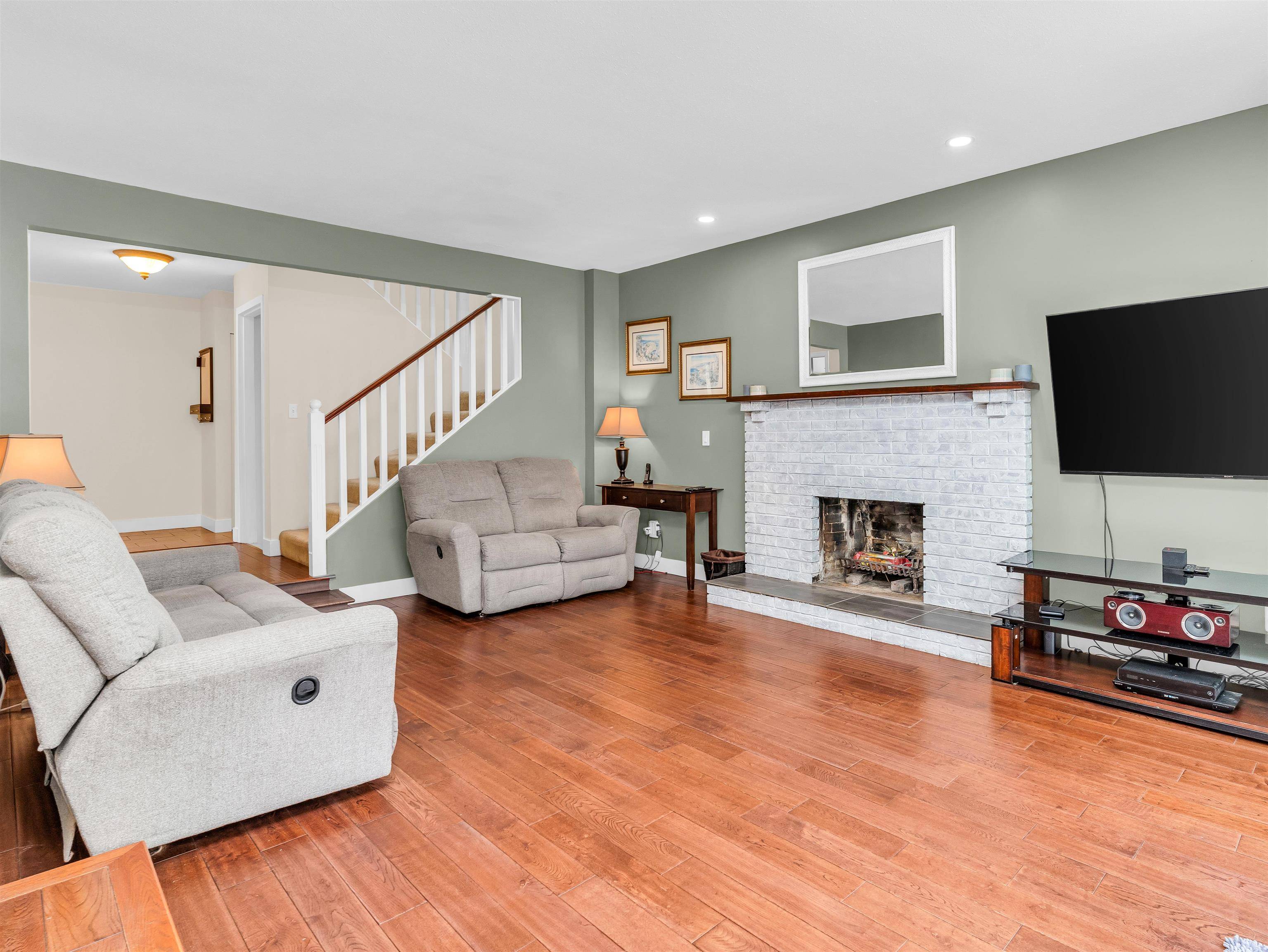 North Vancouver, BC V7K 2V1,3970 Phyllis RD
