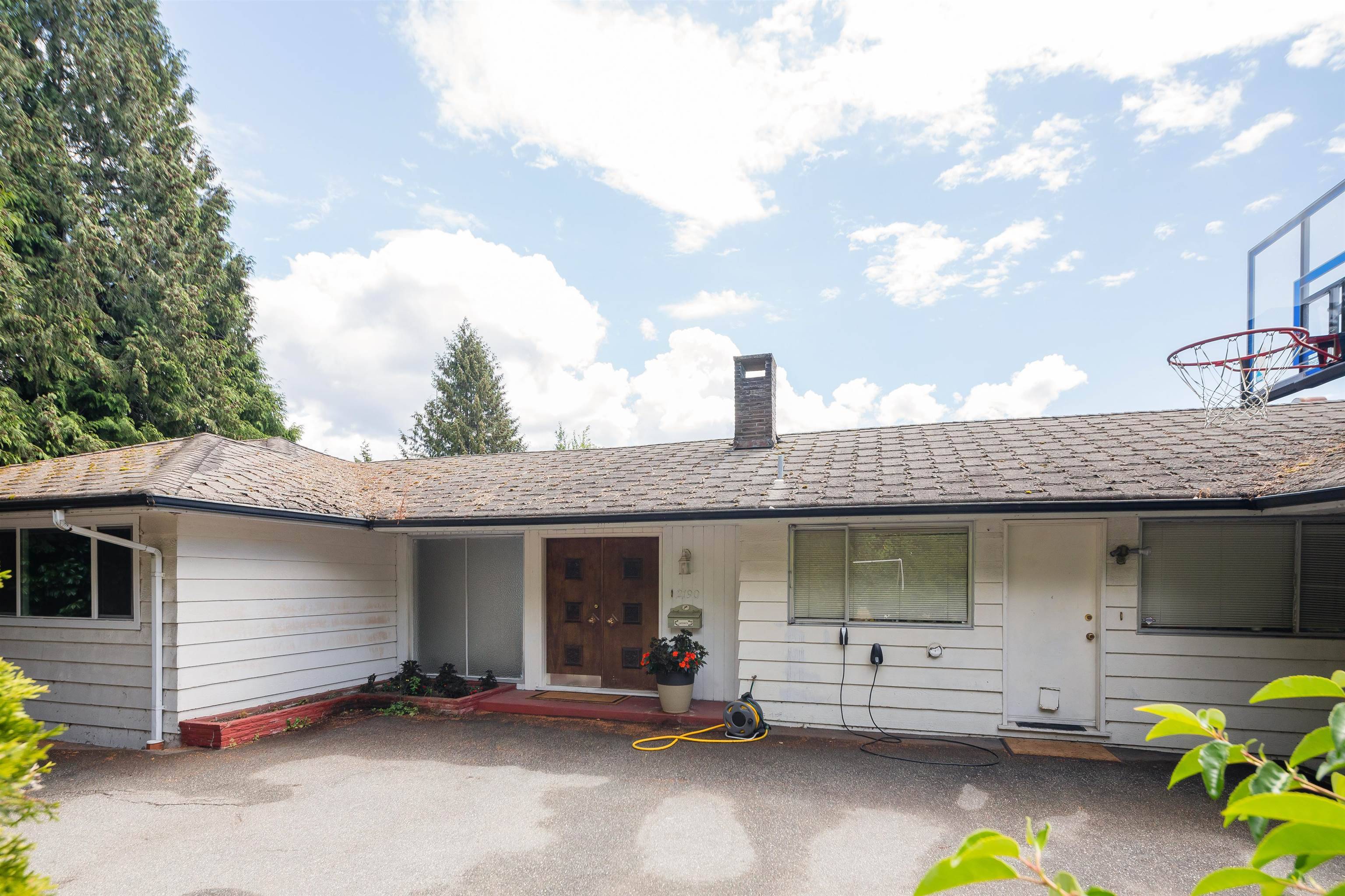 West Vancouver, BC V7V 3B1,2190 Shafton PL