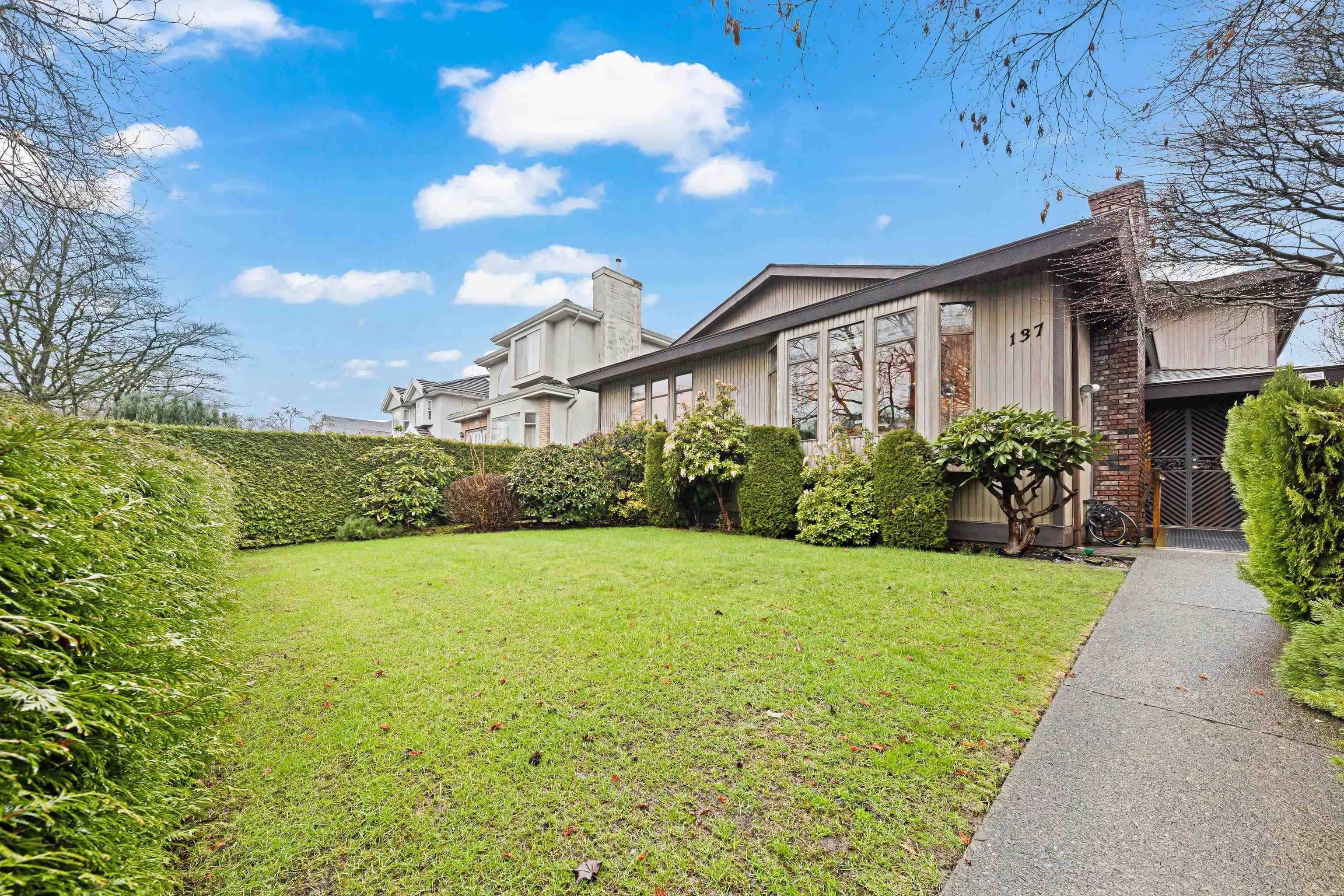 Vancouver, BC V5Y 2R7,137 W Woodstock AVE