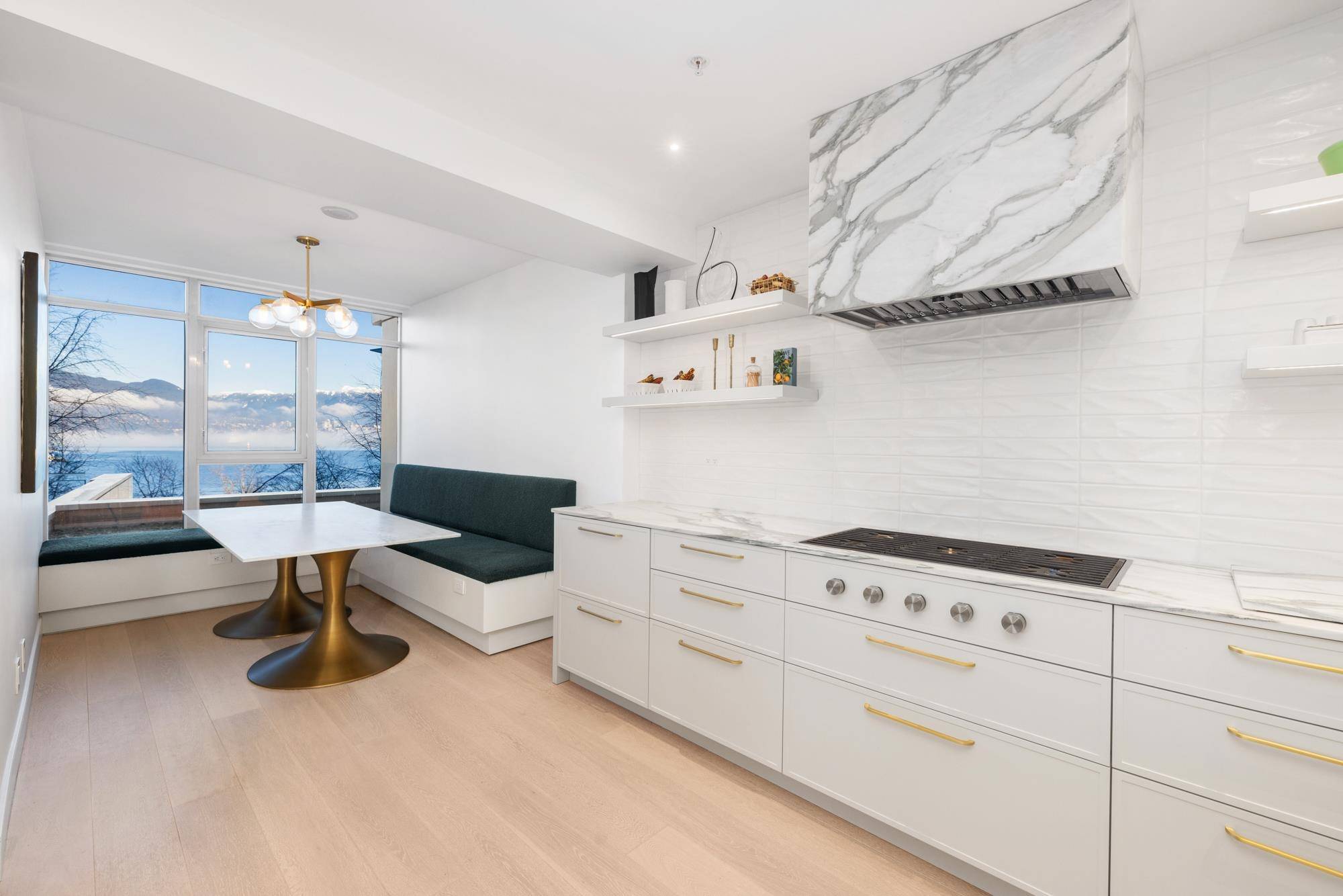 Vancouver, BC V6C 3R1,1233 W Cordova ST #301