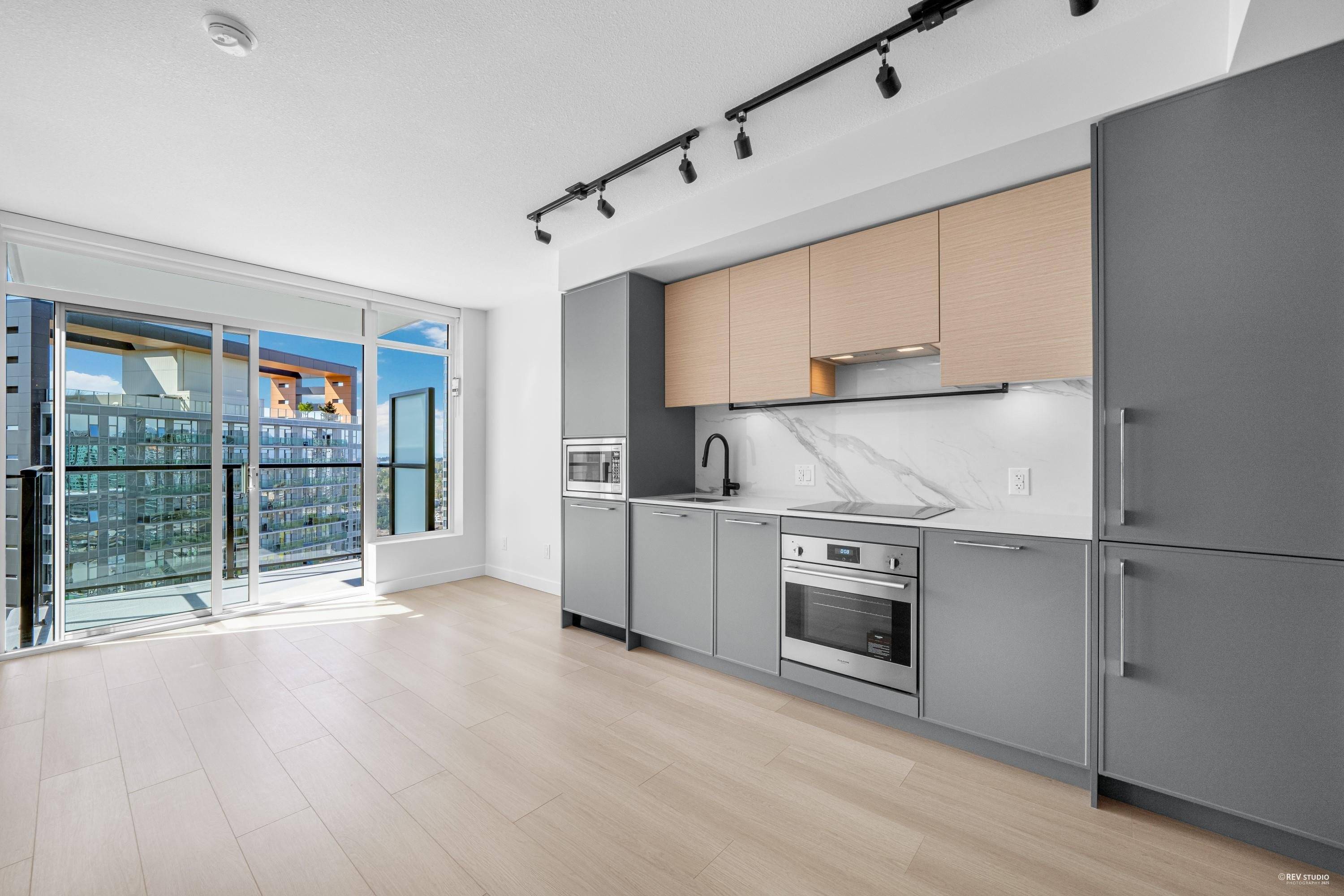 Surrey, BC V3T 0V7,13725 George Junction #2701