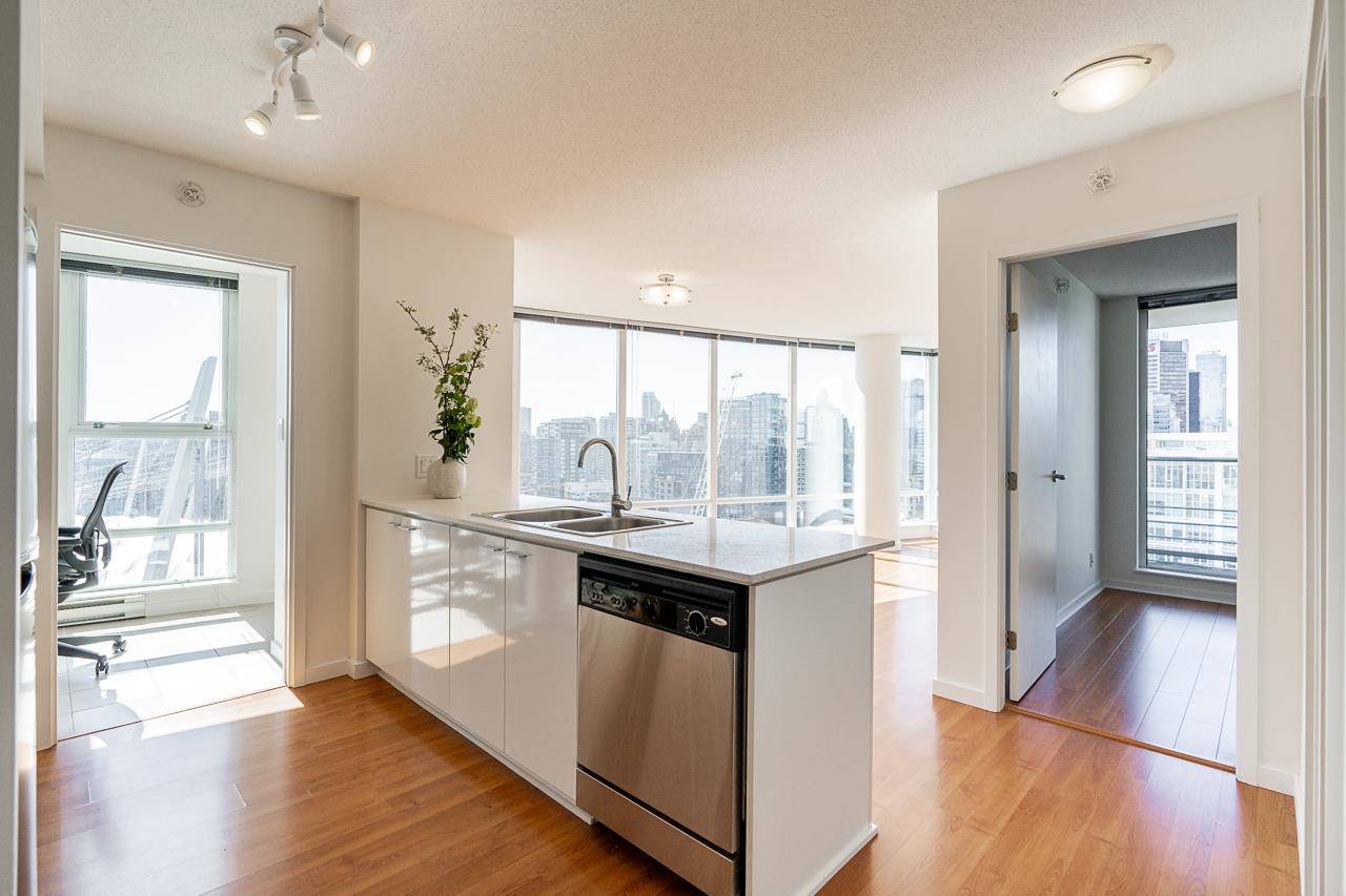 Vancouver, BC V6B 1T8,111 W Georgia ST #2803