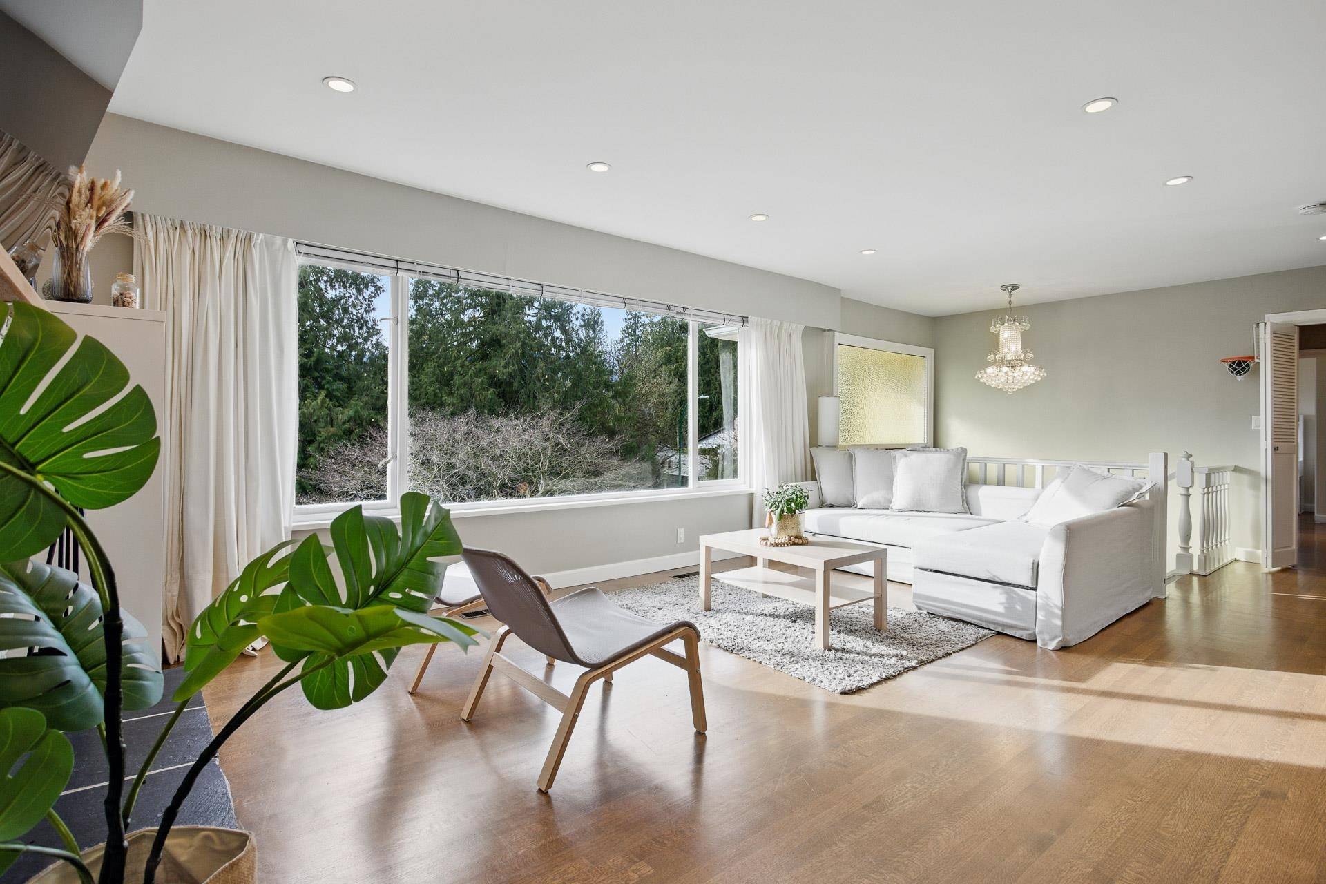 North Vancouver, BC V7R 3J9,4938 Redonda DR