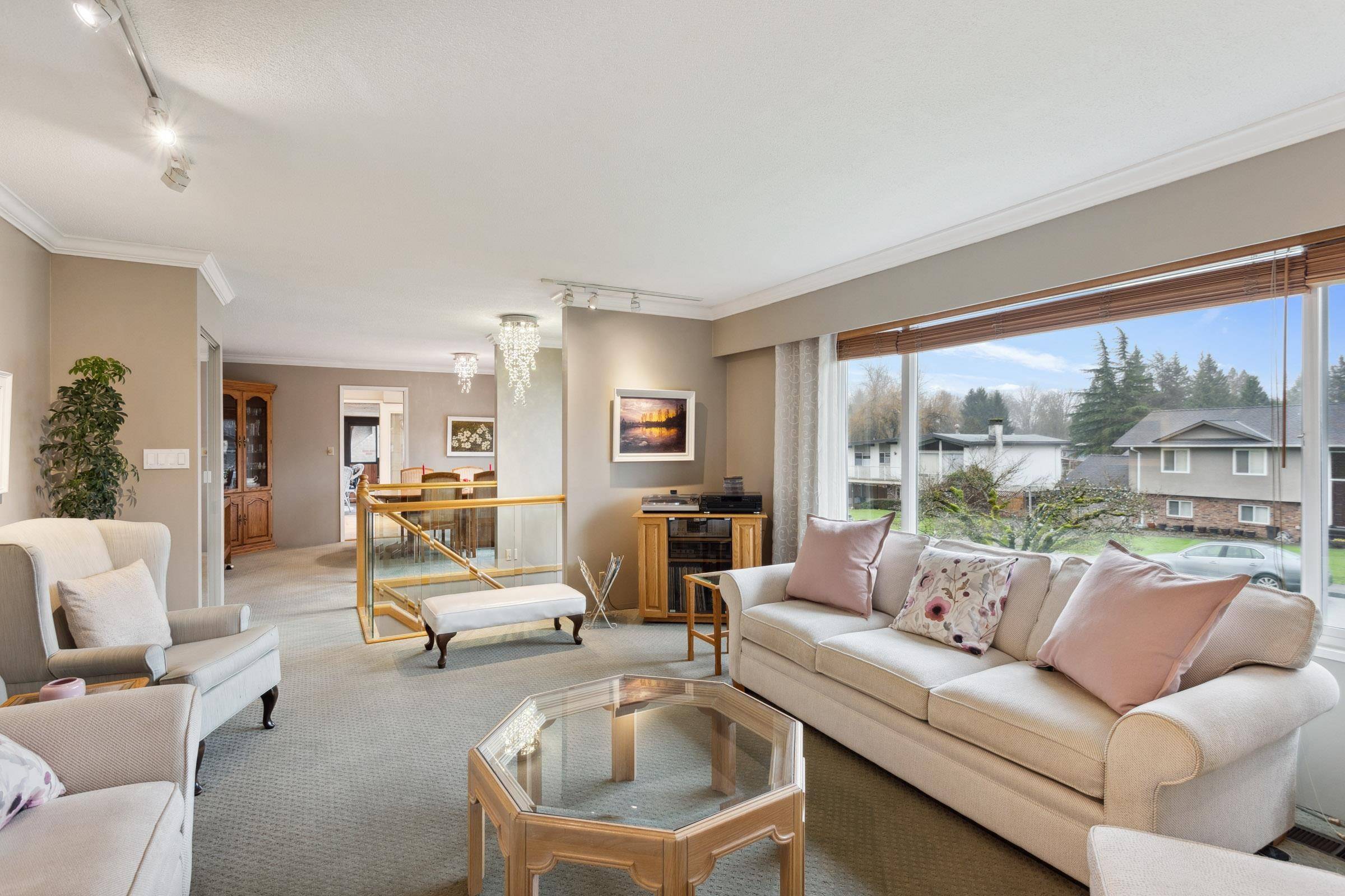 Burnaby, BC V5A 1Y6,7169 Cardinal CT