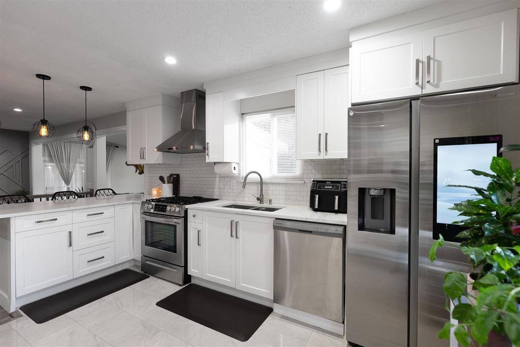 Surrey, BC V3W 7M6,12859 68a AVE