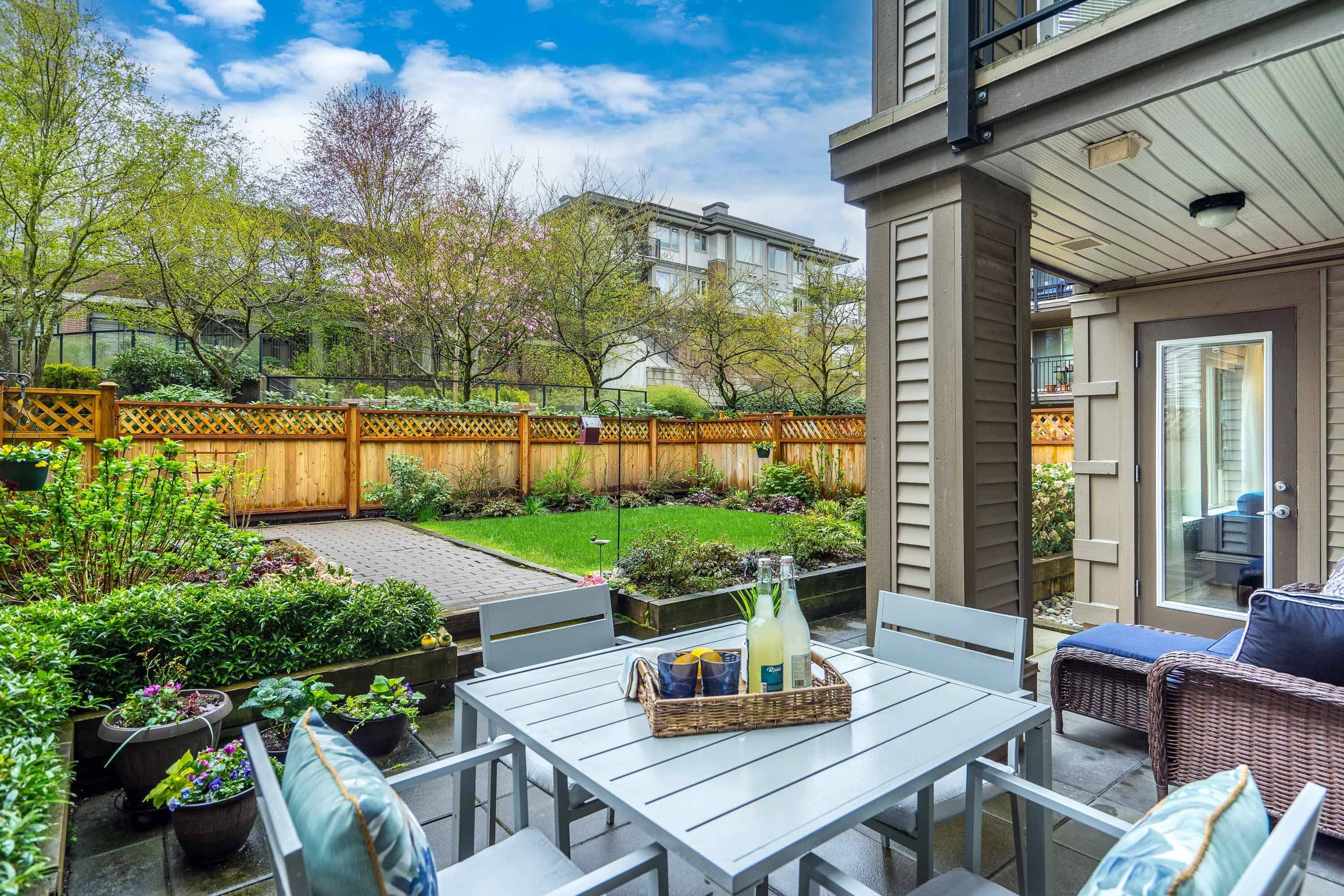 Coquitlam, BC V3B 0E1,3105 Lincoln AVE #109