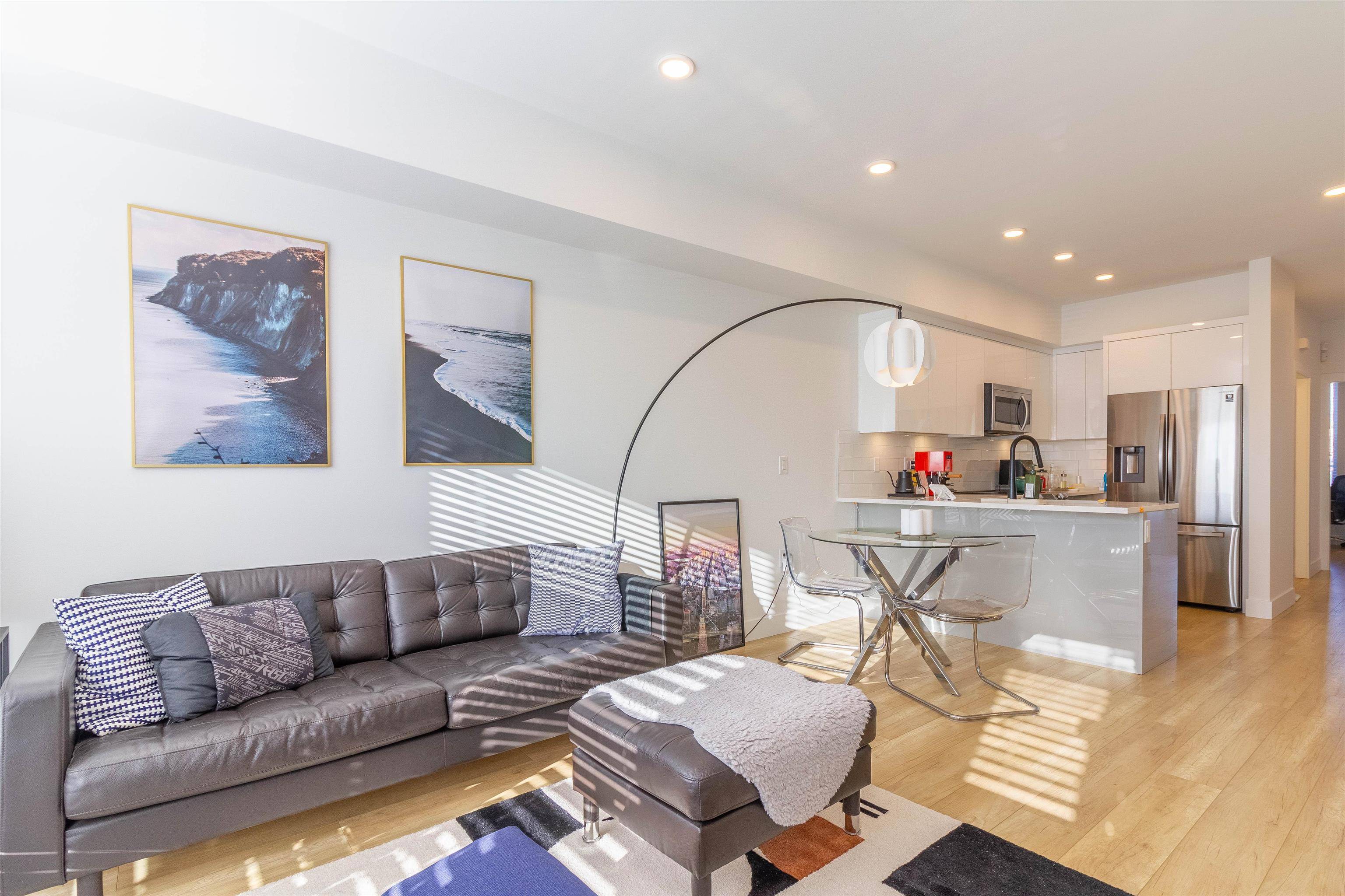 Burnaby, BC V5J 1K2,6288 Beresford ST #16
